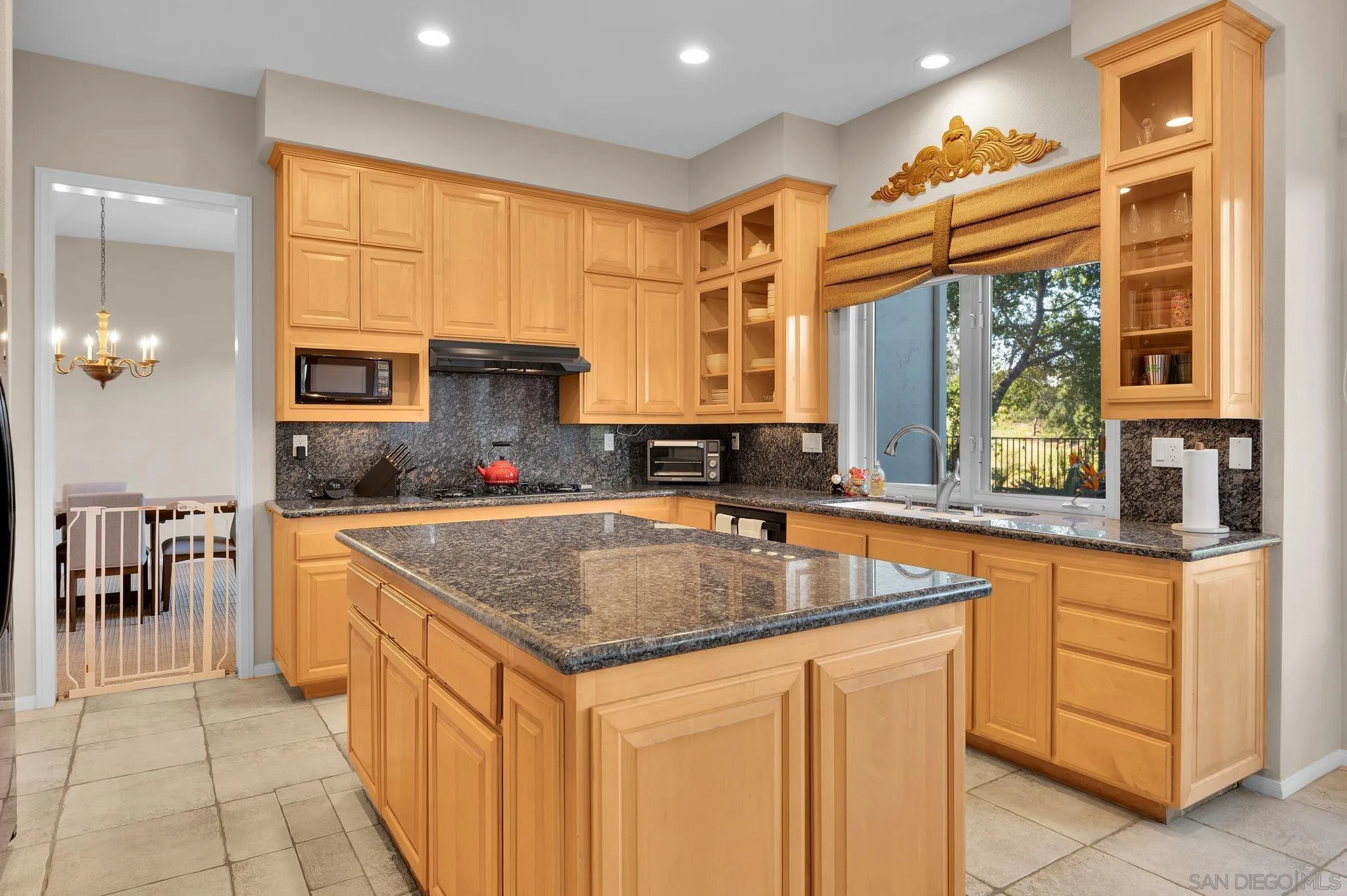 https://cdn.realtyfeed.com/cdn/127/260011984/1f110551bbb35e63aa96d04604f2dd98.webp