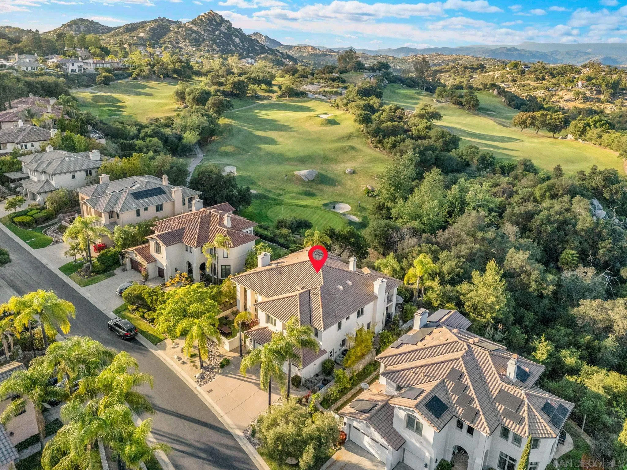 https://cdn.realtyfeed.com/cdn/127/260011984/242e1b77452614d1555095a3d24f998c.webp