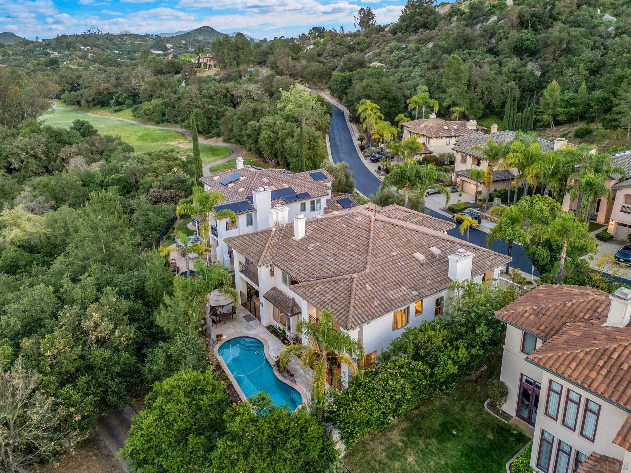 https://cdn.realtyfeed.com/cdn/127/260011984/47360a1cfb0a7ece13a34404f2c2fed1.webp