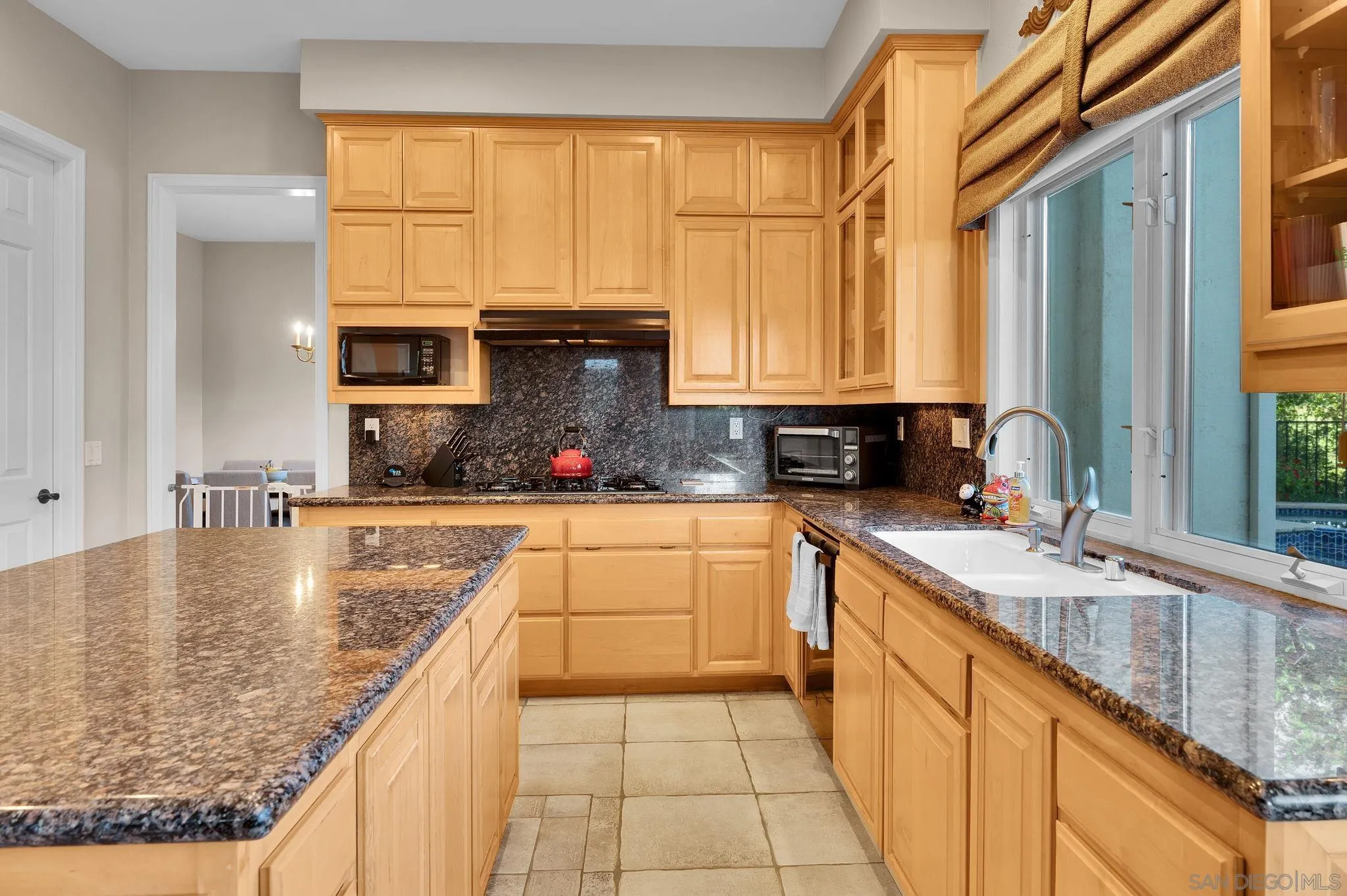 https://cdn.realtyfeed.com/cdn/127/260011984/6417998cf61f4c43348b91656f2b9f4f.webp