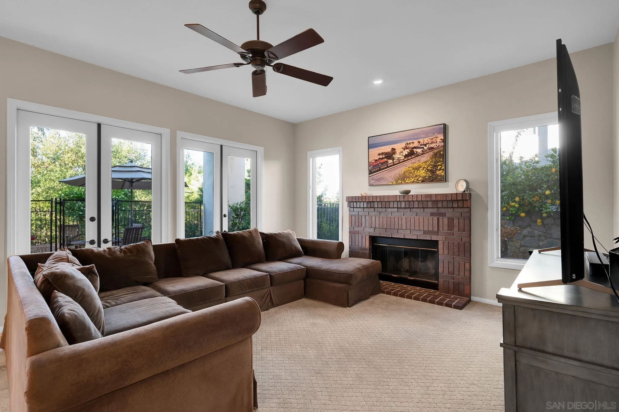 https://cdn.realtyfeed.com/cdn/127/260011984/827f1cc2b719b1bea54d827d58a82e2e.webp