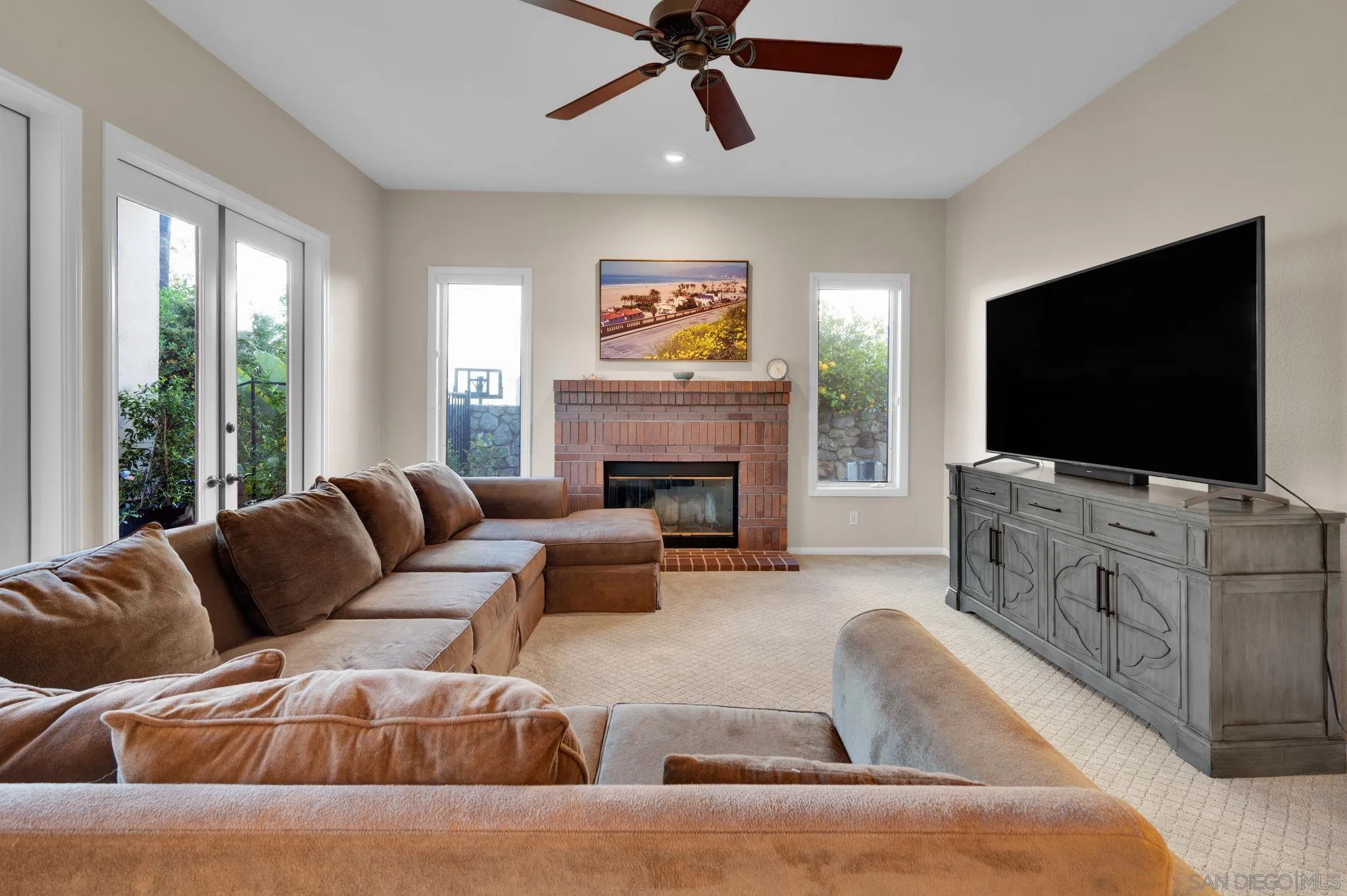 https://cdn.realtyfeed.com/cdn/127/260011984/a3f12403c5edb3fab45f108b0b02f04b.webp