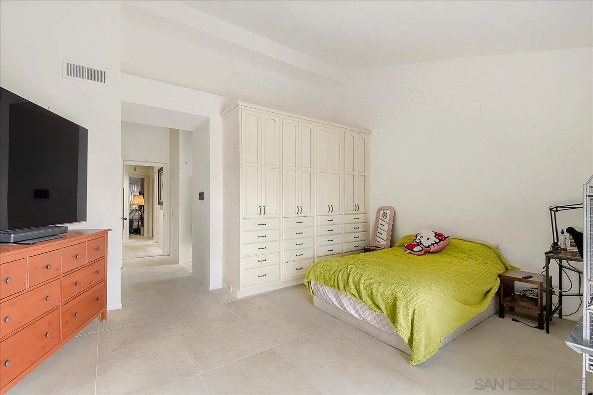Photo #25: 260011991 Listing: Photo #25