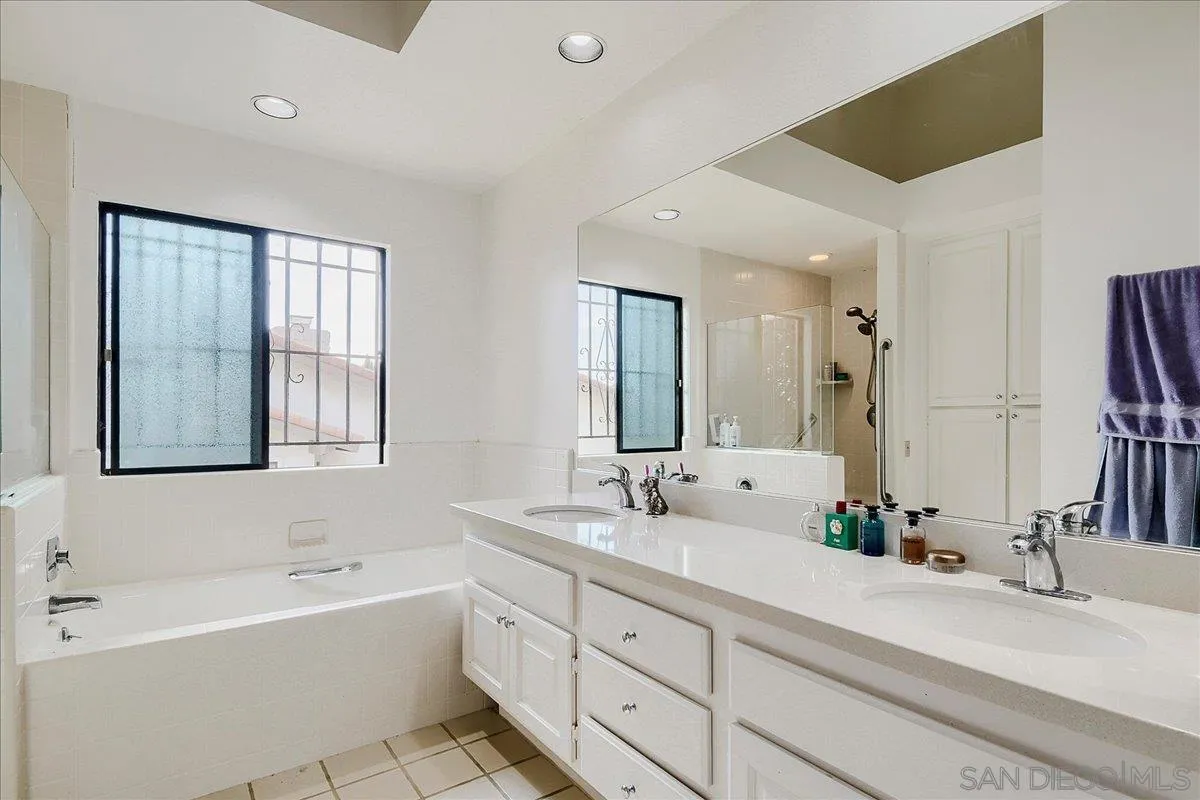 Photo #23: 260011991 Listing: Photo #23
