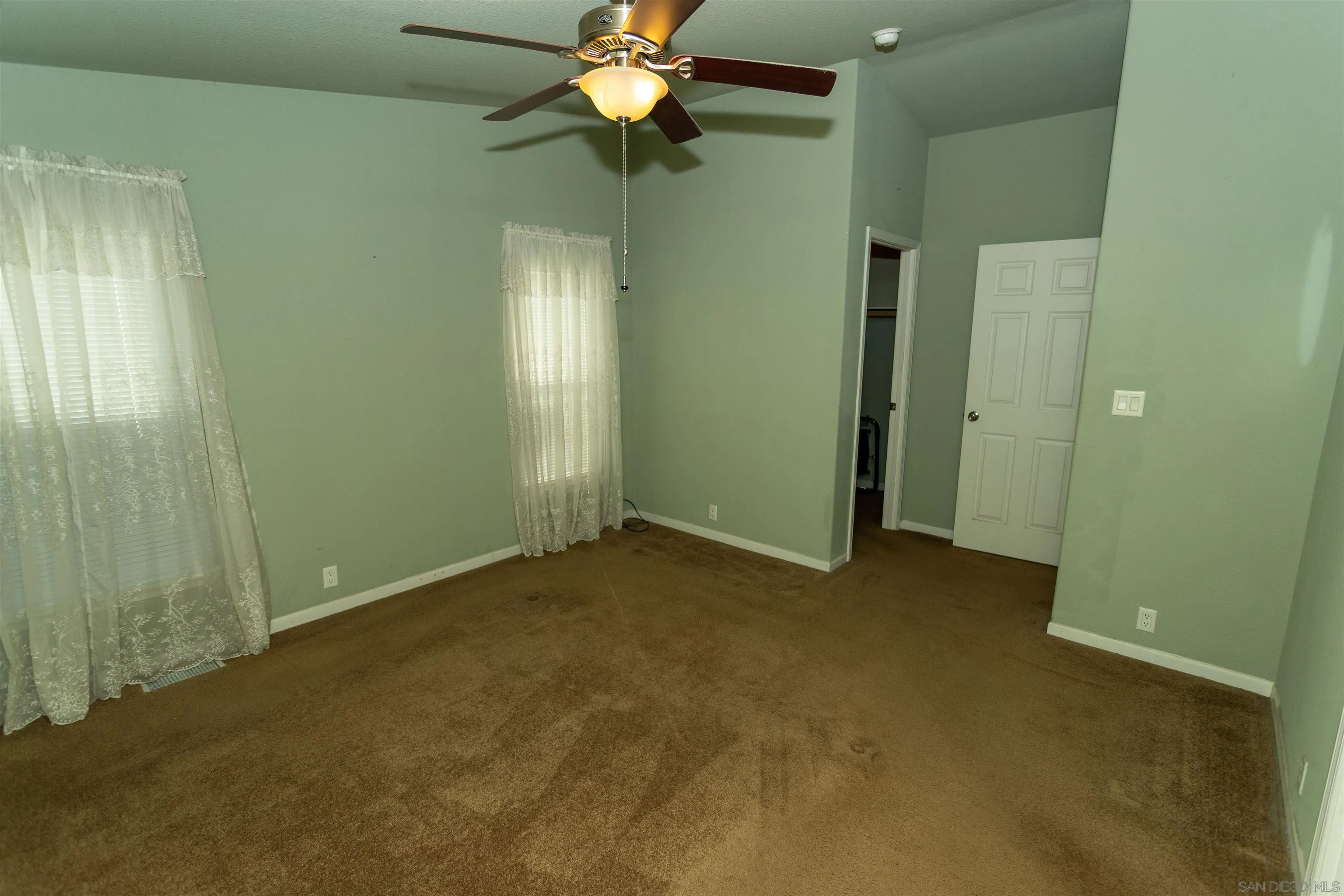 https://cdn.realtyfeed.com/cdn/127/260012014/1b0d9af45c573f6f762448810faa81c9.webp