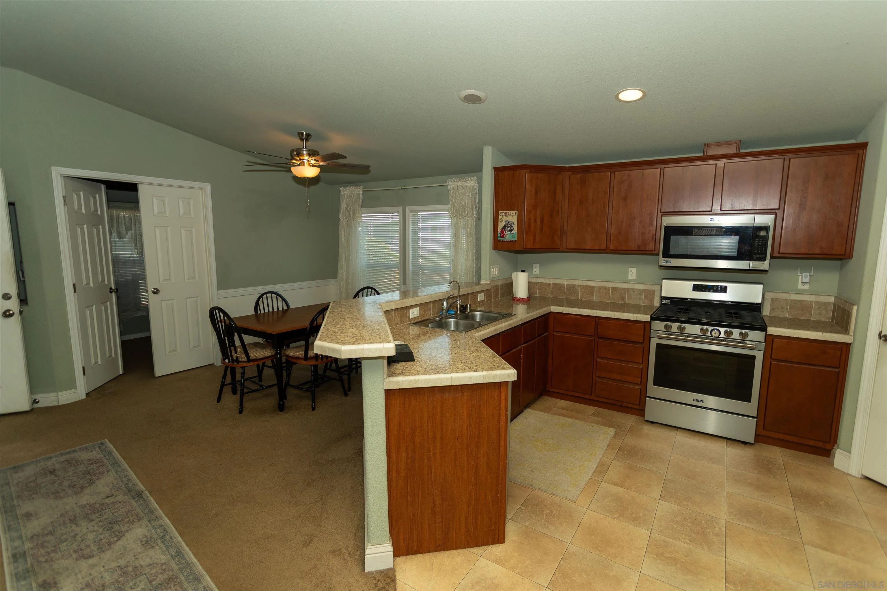 https://cdn.realtyfeed.com/cdn/127/260012014/3ce9ed06b5f2a7be70e3e3fbf5e2dd96.webp