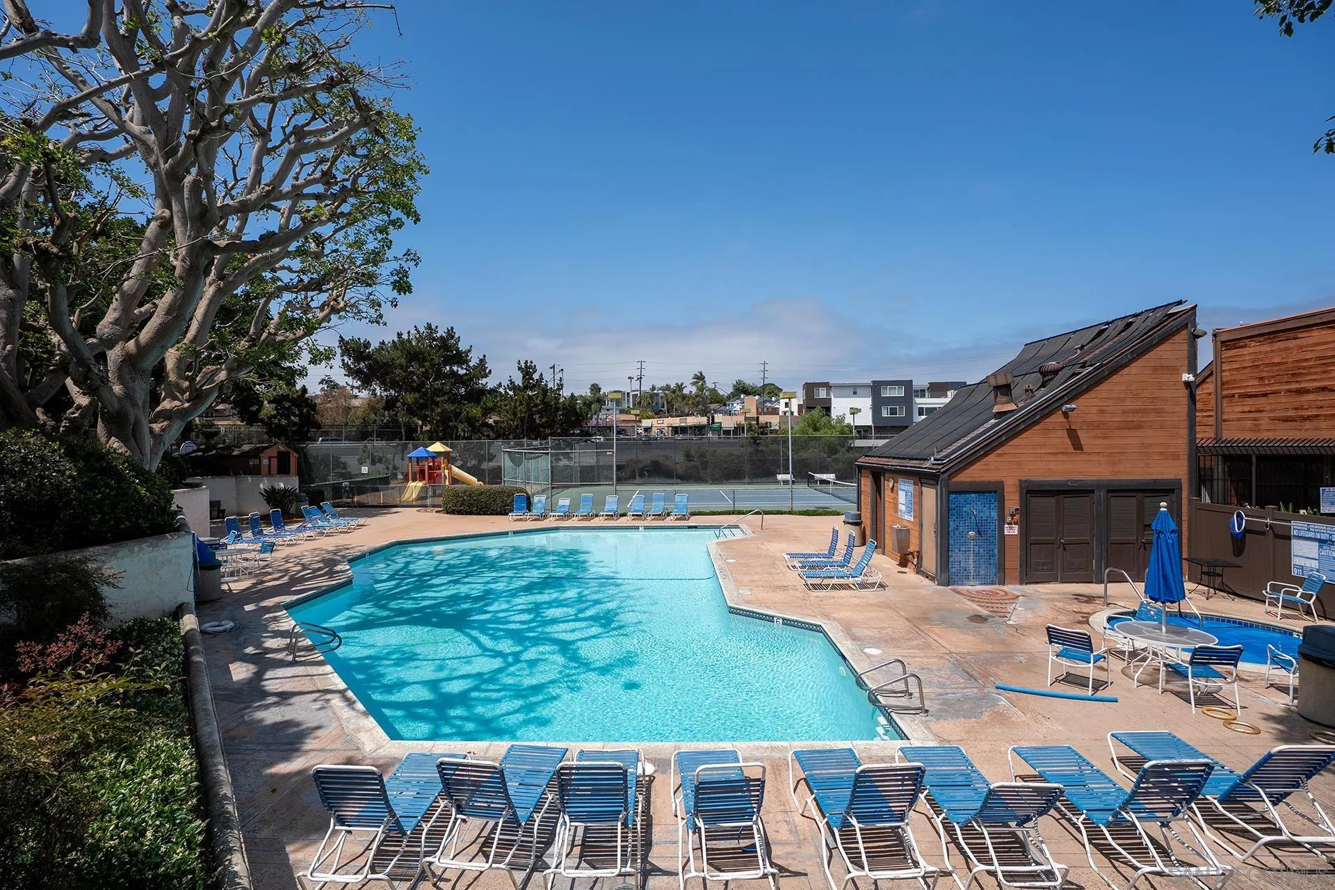 https://cdn.realtyfeed.com/cdn/127/260012022/98976a1bd4b38c9561bf4ee31a4cba86.webp