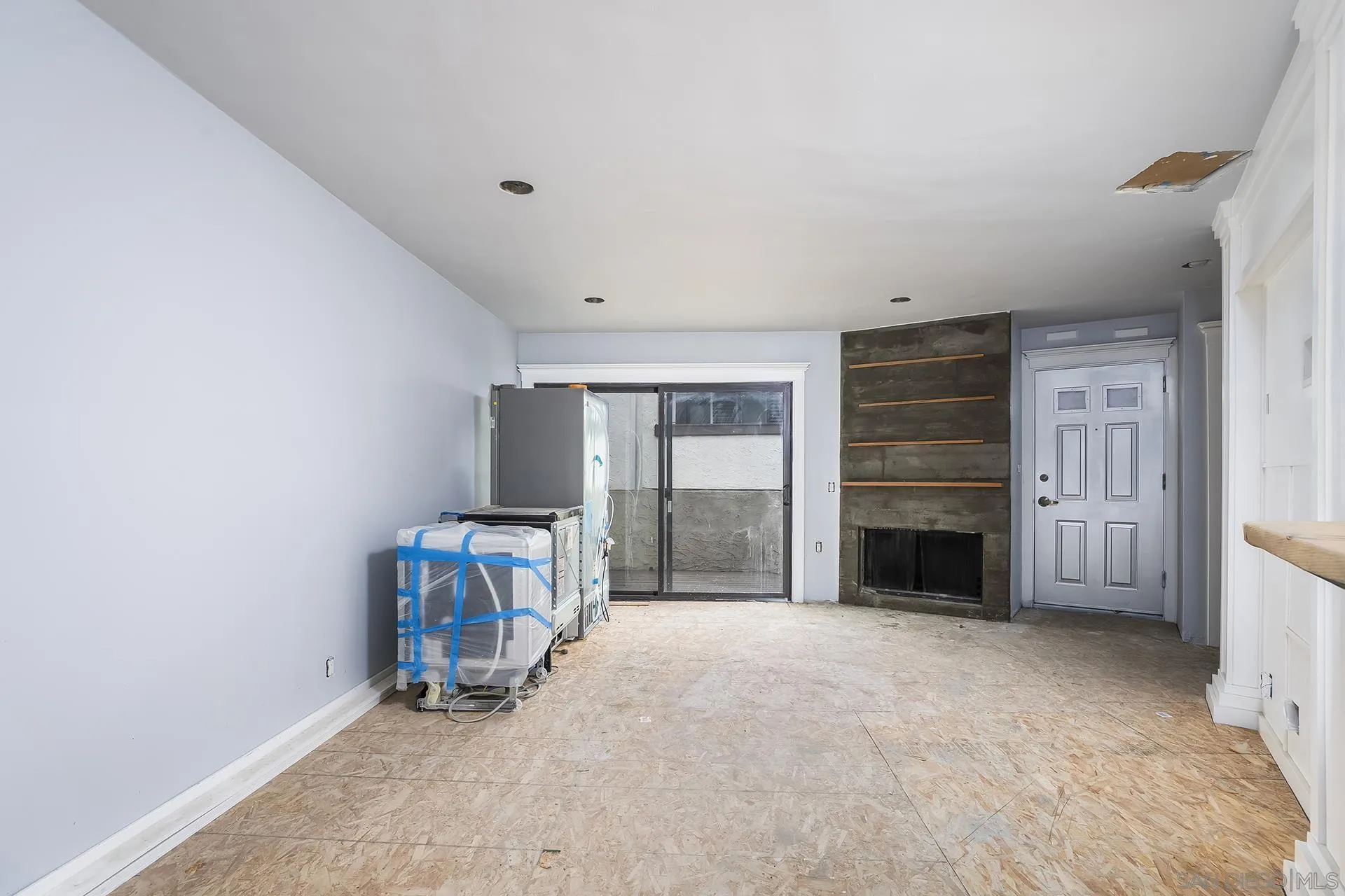 https://cdn.realtyfeed.com/cdn/127/260012022/e159148e4fa340e86687ac90fc7c5f58.webp
