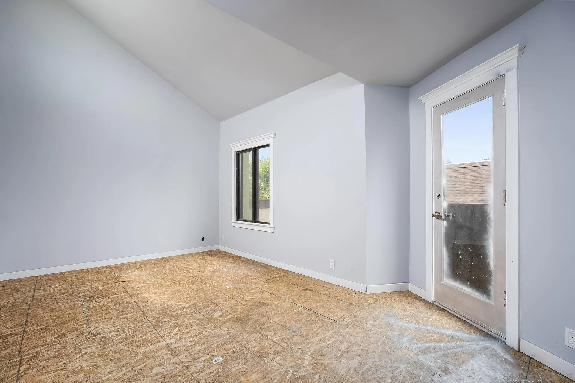 https://cdn.realtyfeed.com/cdn/127/260012022/ee6896b3c58233b34a0731fcb7f7cf51.webp