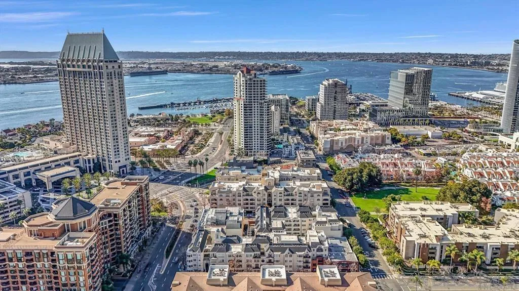 https://cdn.realtyfeed.com/cdn/127/260012025/2af9ec4a2d3d9dd387f727afca1639c2.webp