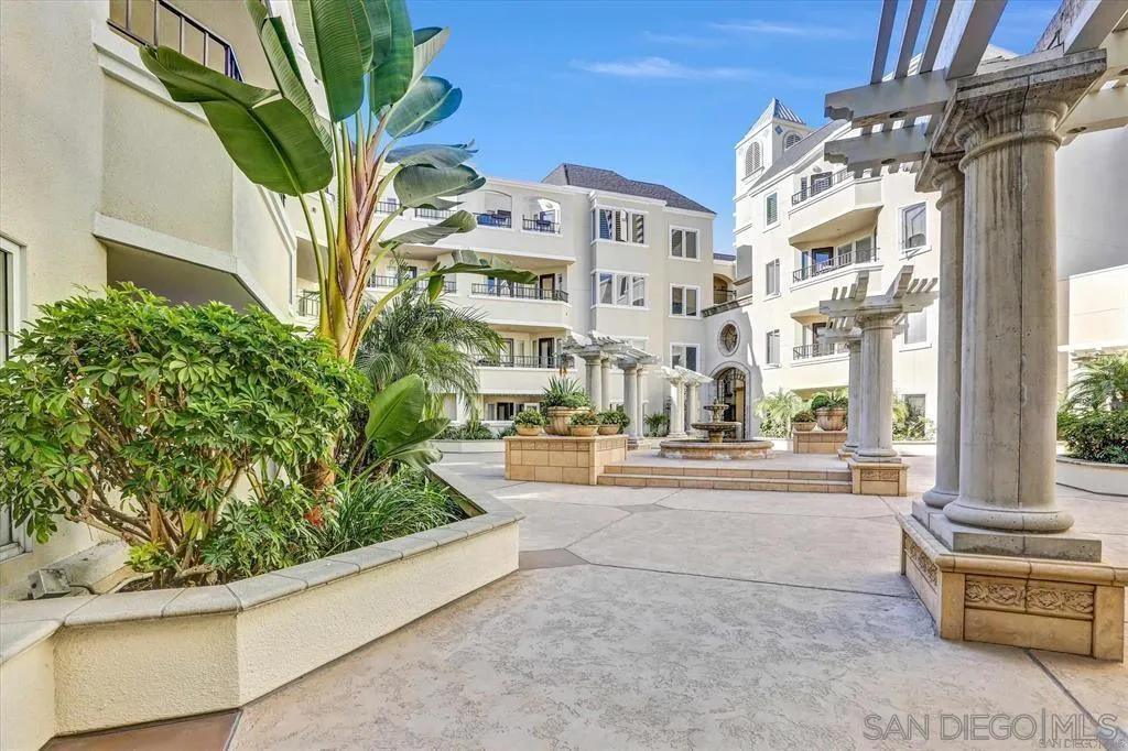 https://cdn.realtyfeed.com/cdn/127/260012025/e6ccb2390793badf6f6a2ce813538b27.webp