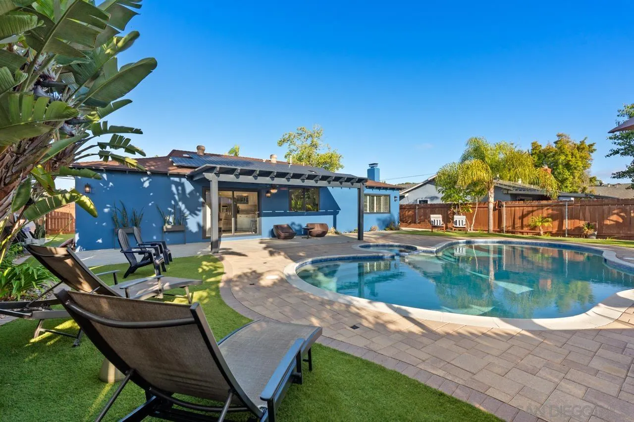 https://cdn.realtyfeed.com/cdn/127/260012027/7c4dfe9b3ad4f574bc28e8f24eeba3af.webp