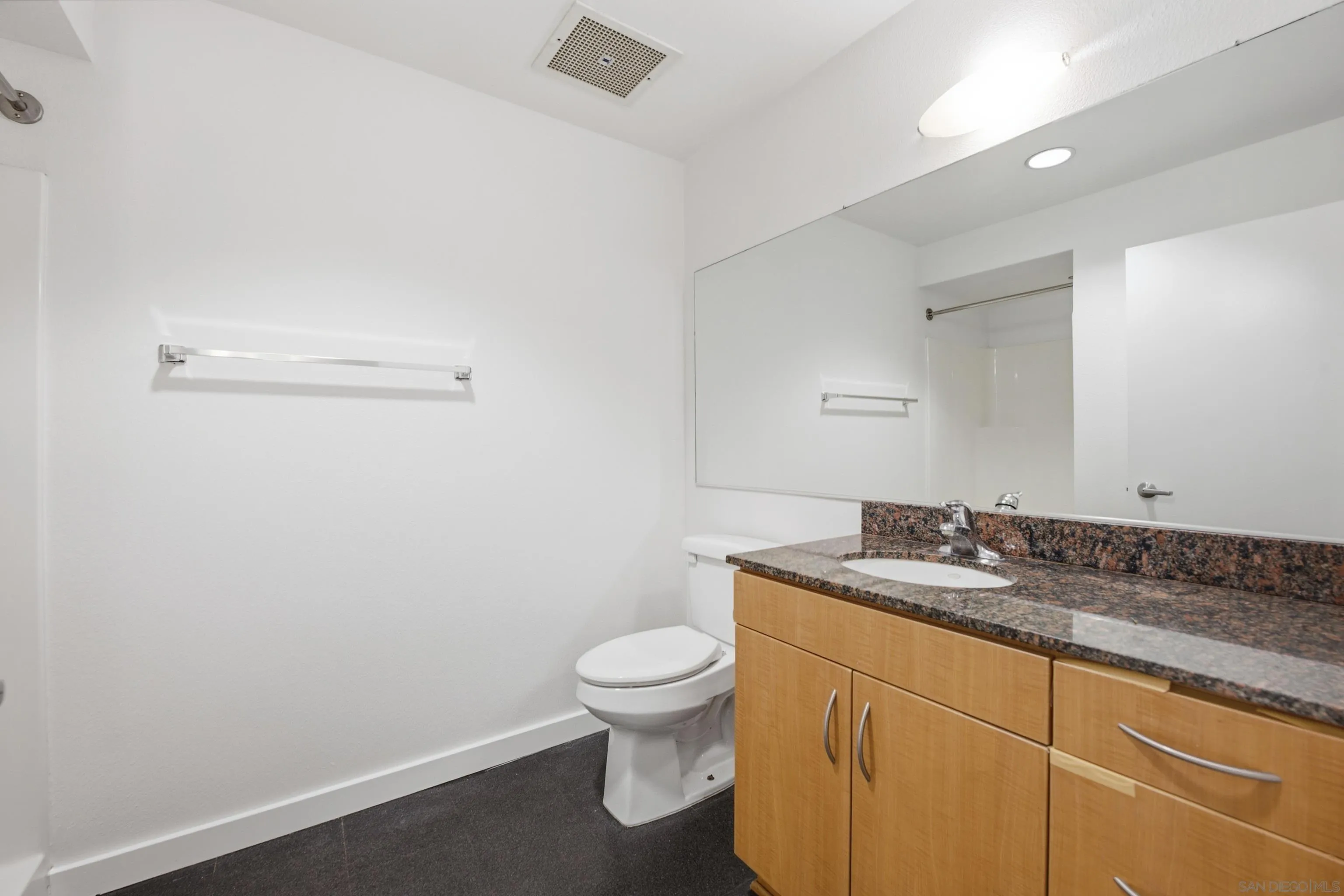 https://cdn.realtyfeed.com/cdn/127/260012030/1cbb2fccce07f120c86f726d5c1528ed.webp