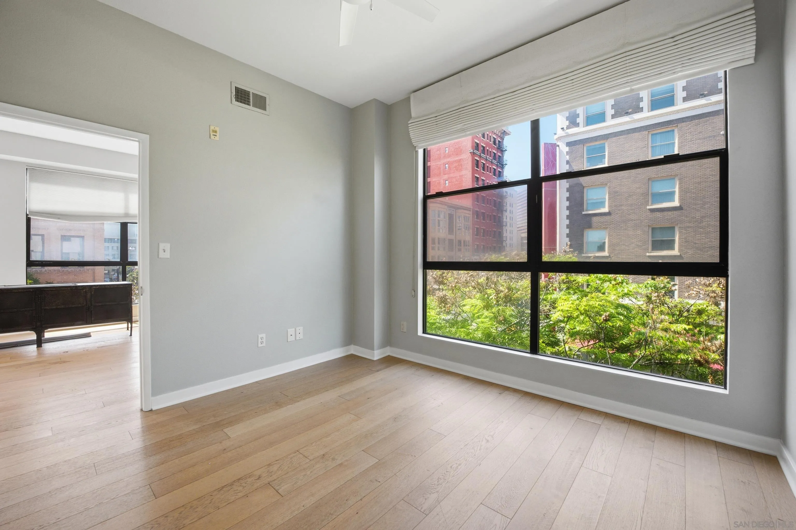 https://cdn.realtyfeed.com/cdn/127/260012030/2563053e6b9a97a1c2d99f36f1edde2b.webp