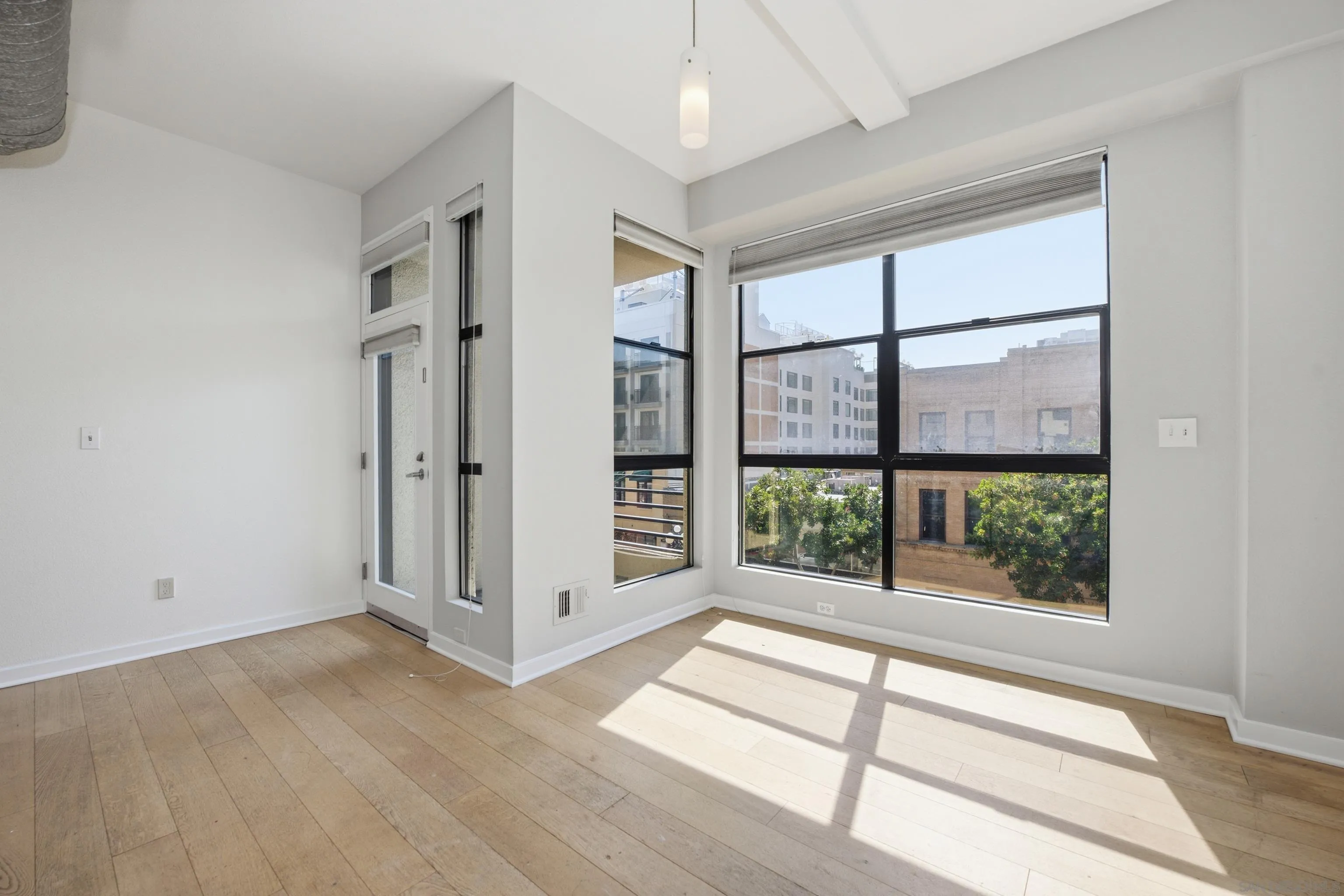https://cdn.realtyfeed.com/cdn/127/260012030/7b59d5d72f177e3ae1abb1dd2b368458.webp