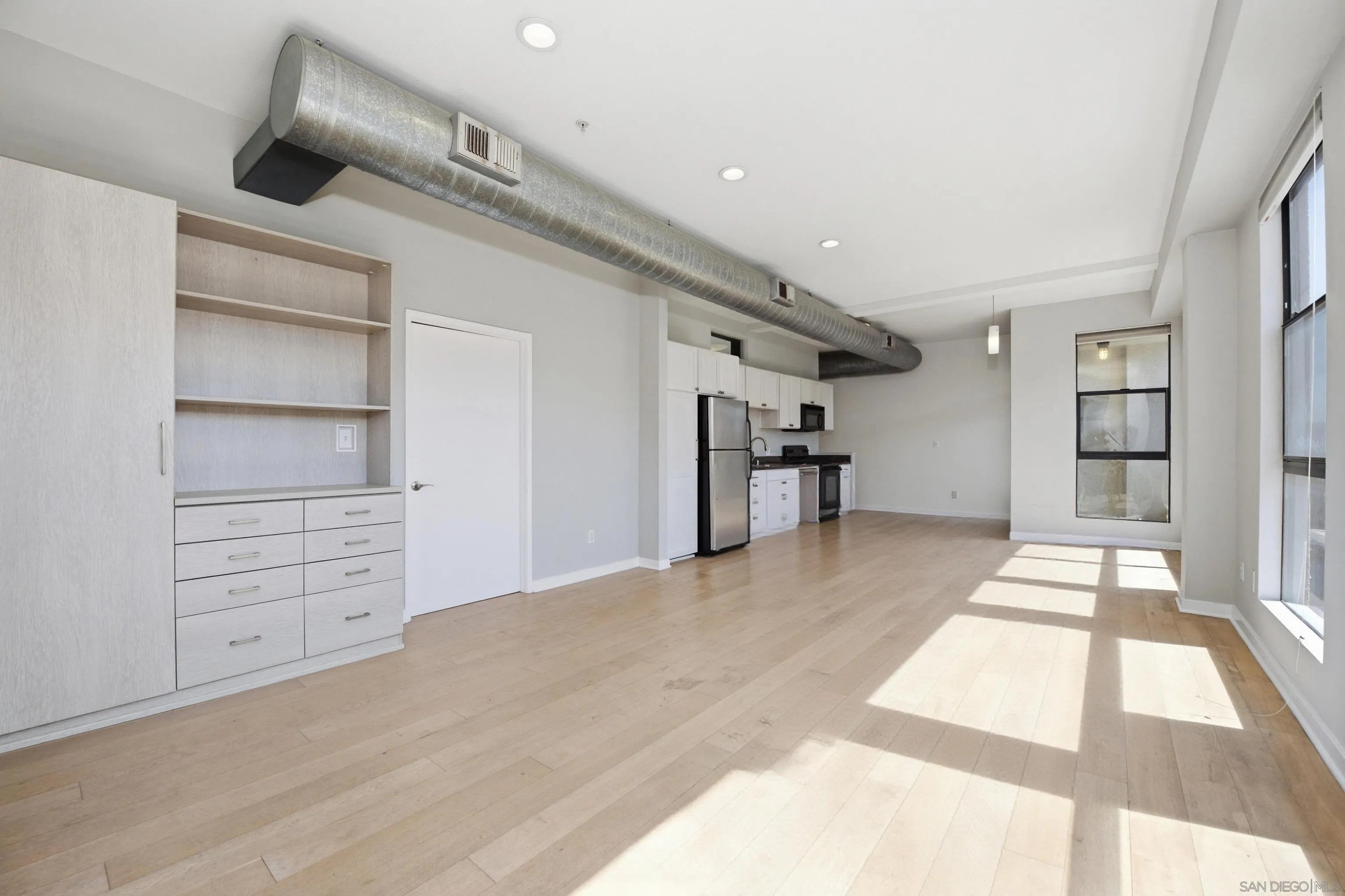 https://cdn.realtyfeed.com/cdn/127/260012030/8bd96023a07656ce592b32a7b6c5ef7c.webp