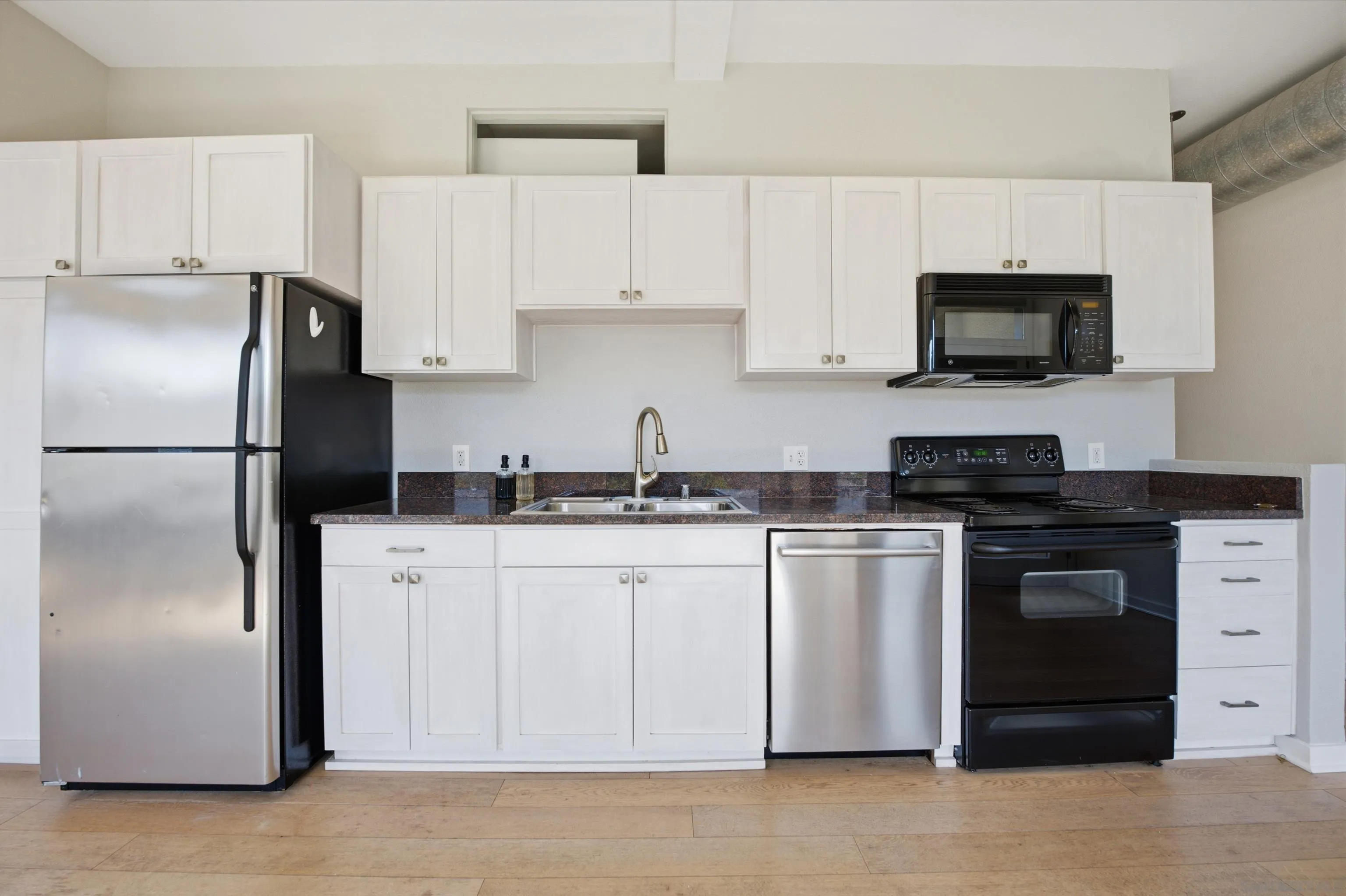 https://cdn.realtyfeed.com/cdn/127/260012030/ac6cfc4a41848e5227239f24264e1ad7.webp