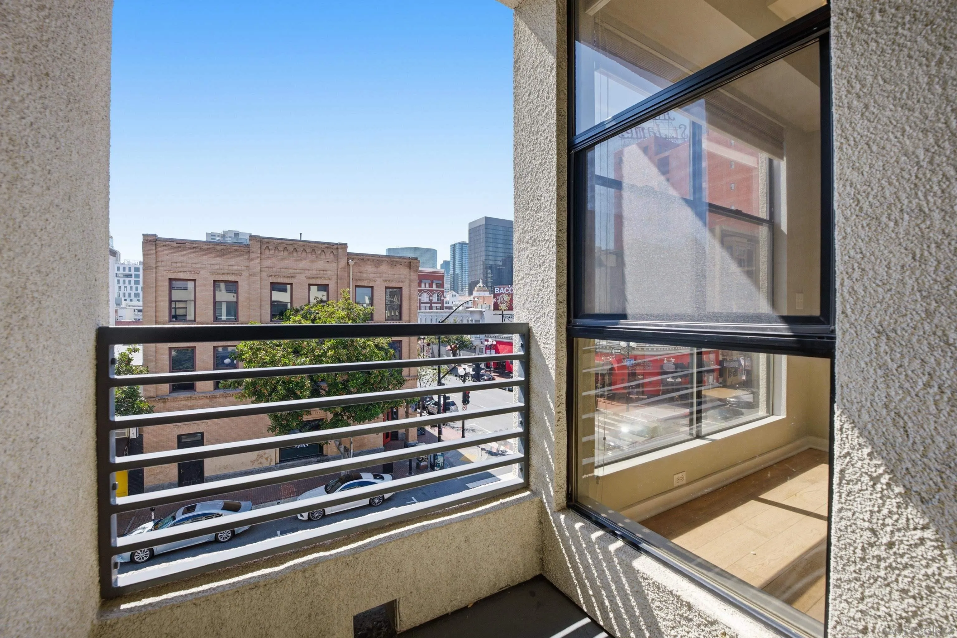 https://cdn.realtyfeed.com/cdn/127/260012030/eebbe2dc2e125c275e74cc71df1a42b2.webp