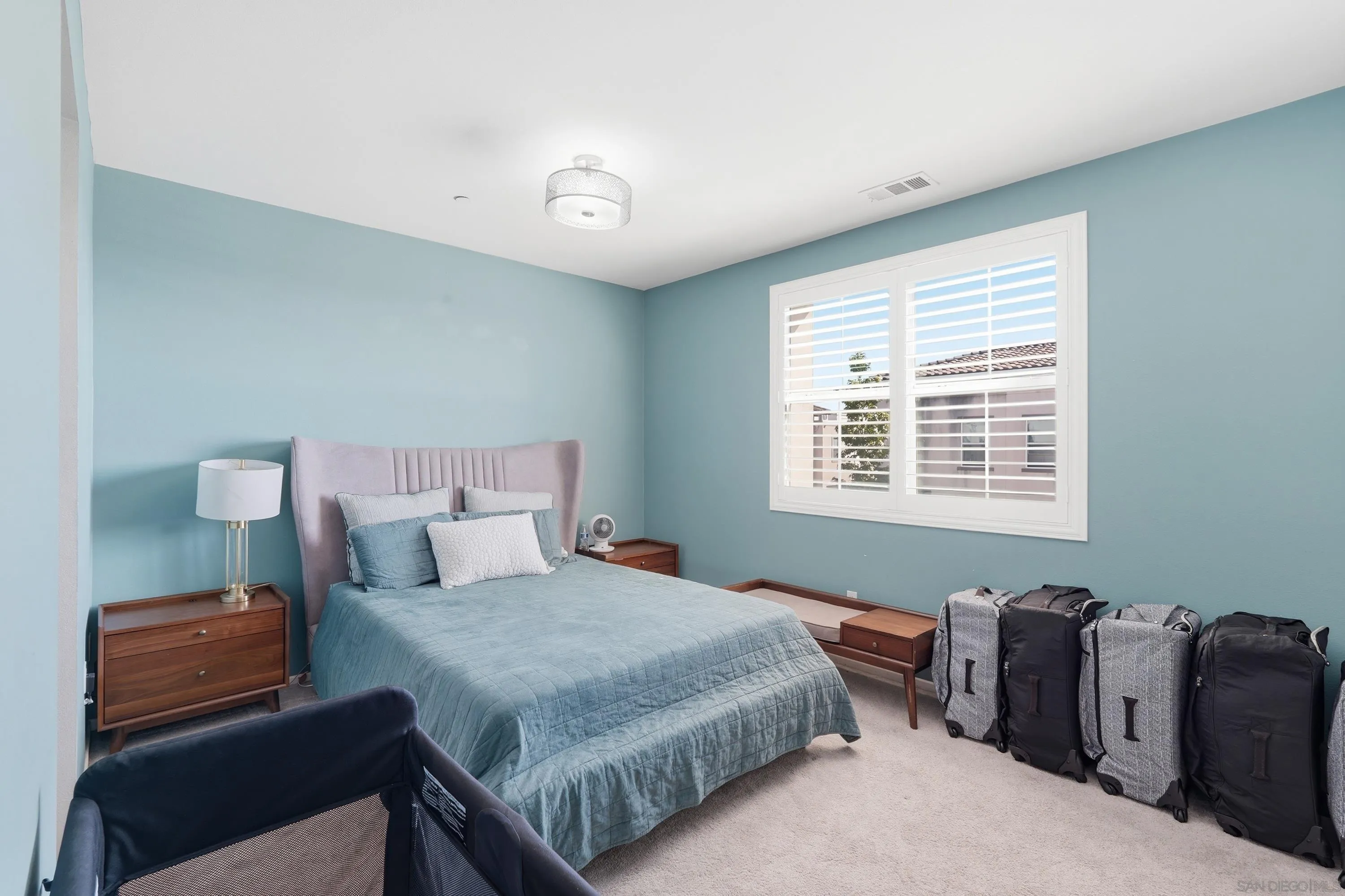 https://cdn.realtyfeed.com/cdn/127/260012033/00df1346c0e0ae48dafa82cb82a7c48d.webp