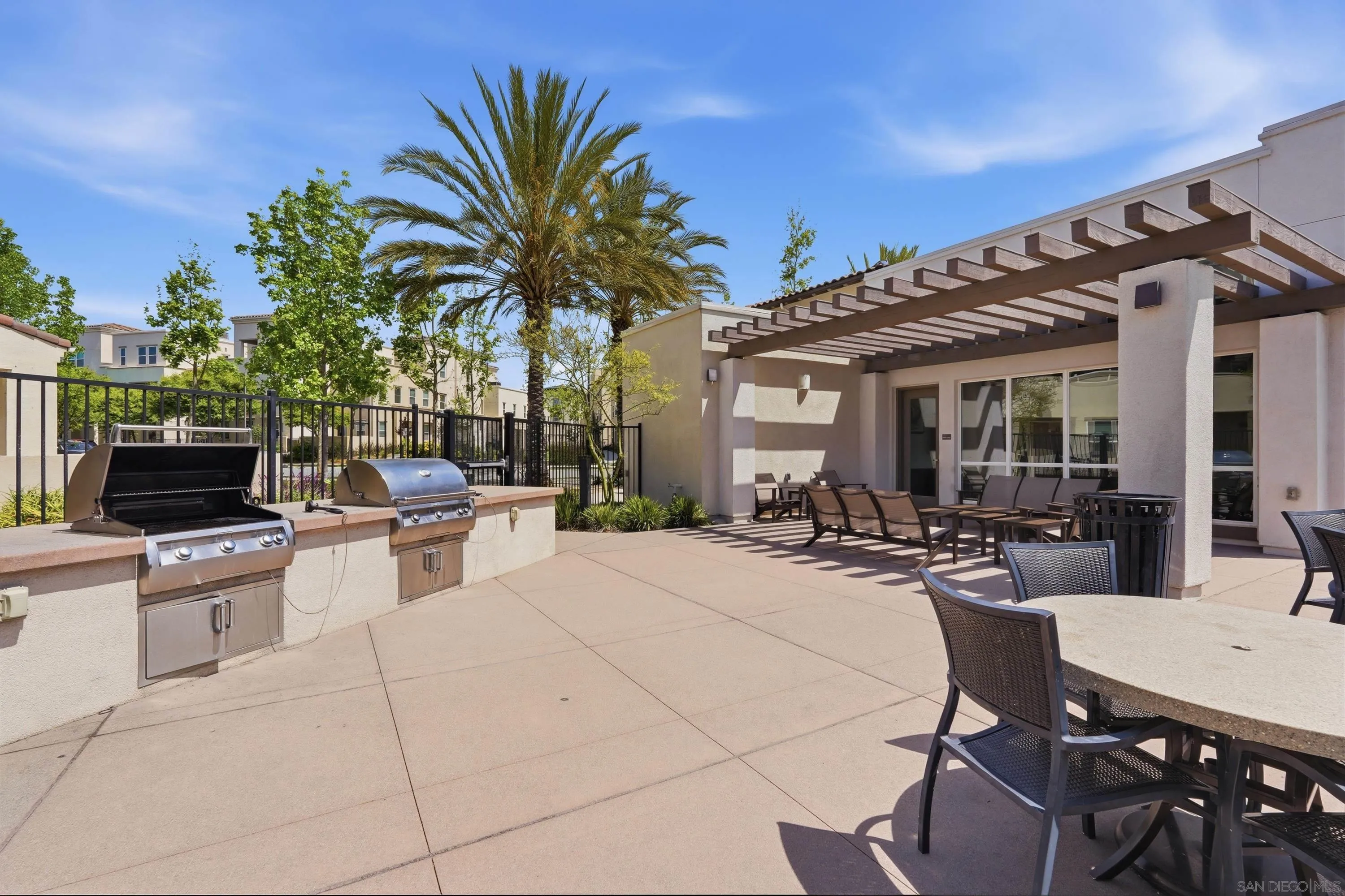 https://cdn.realtyfeed.com/cdn/127/260012033/75777d8a1e5c8fdeae63c35add6039eb.webp