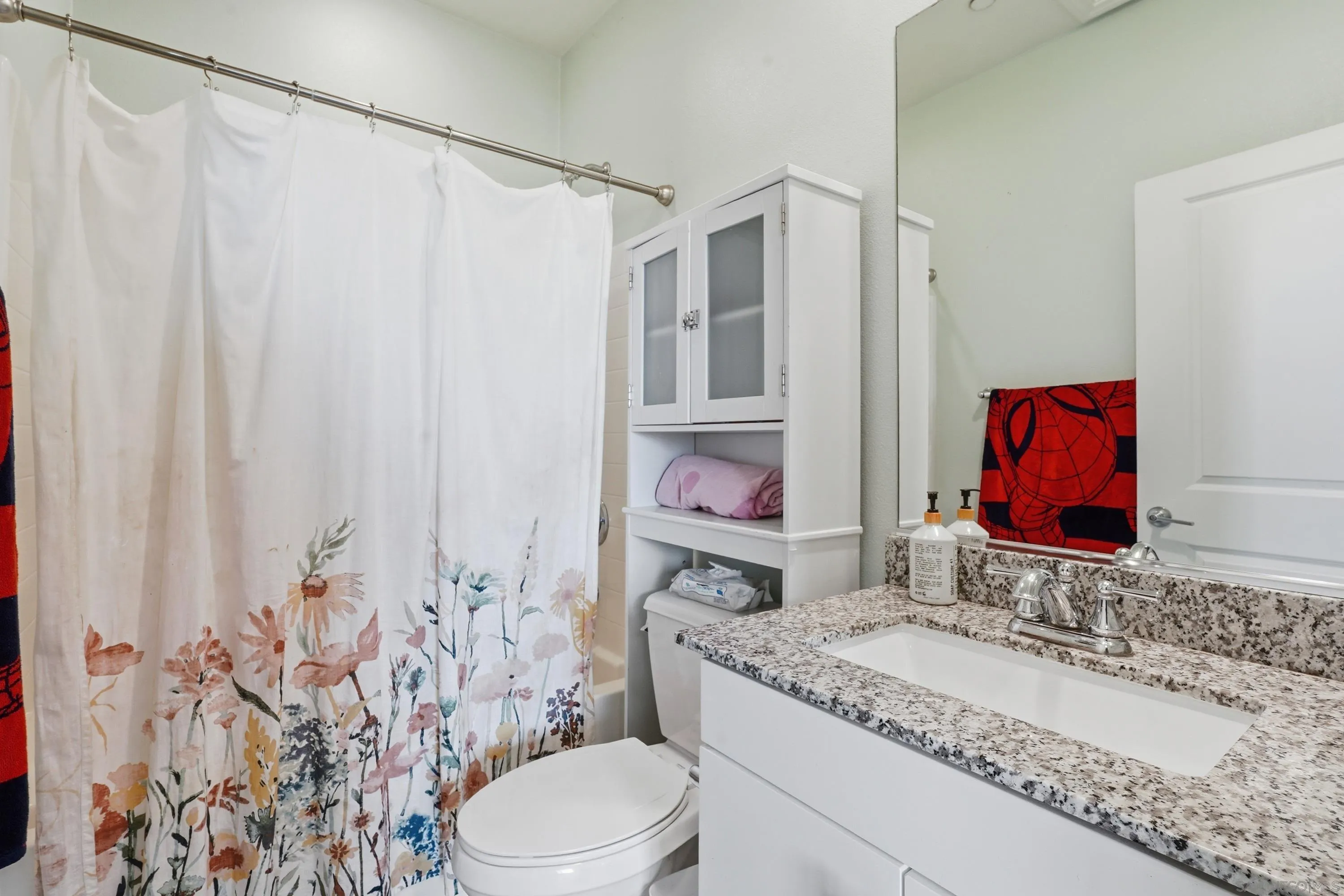 https://cdn.realtyfeed.com/cdn/127/260012033/ab5409e7ebe7914151b968ba7b3f3c80.webp
