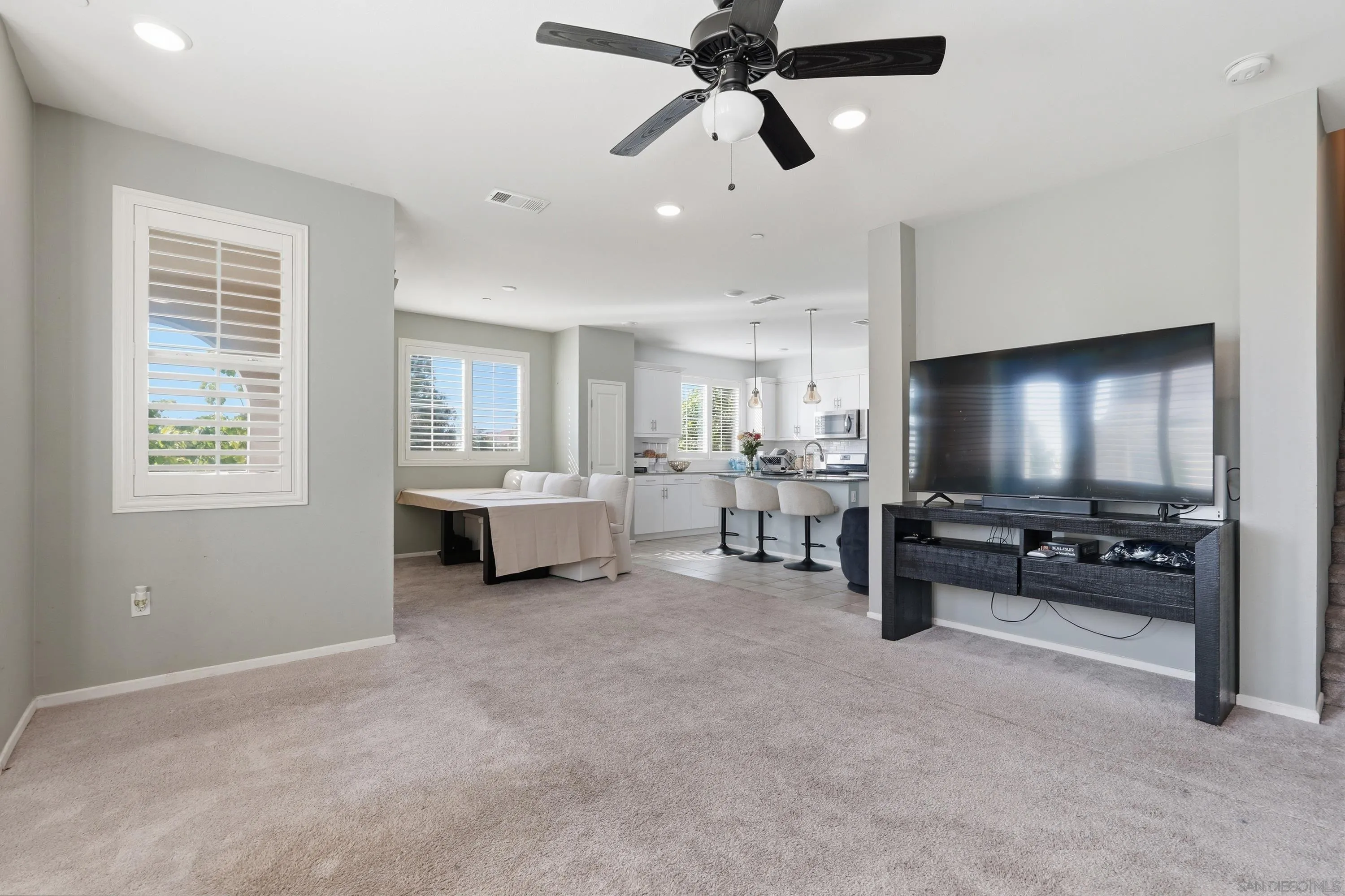 https://cdn.realtyfeed.com/cdn/127/260012033/e6ffd75272c9410cef9300162fdb8601.webp