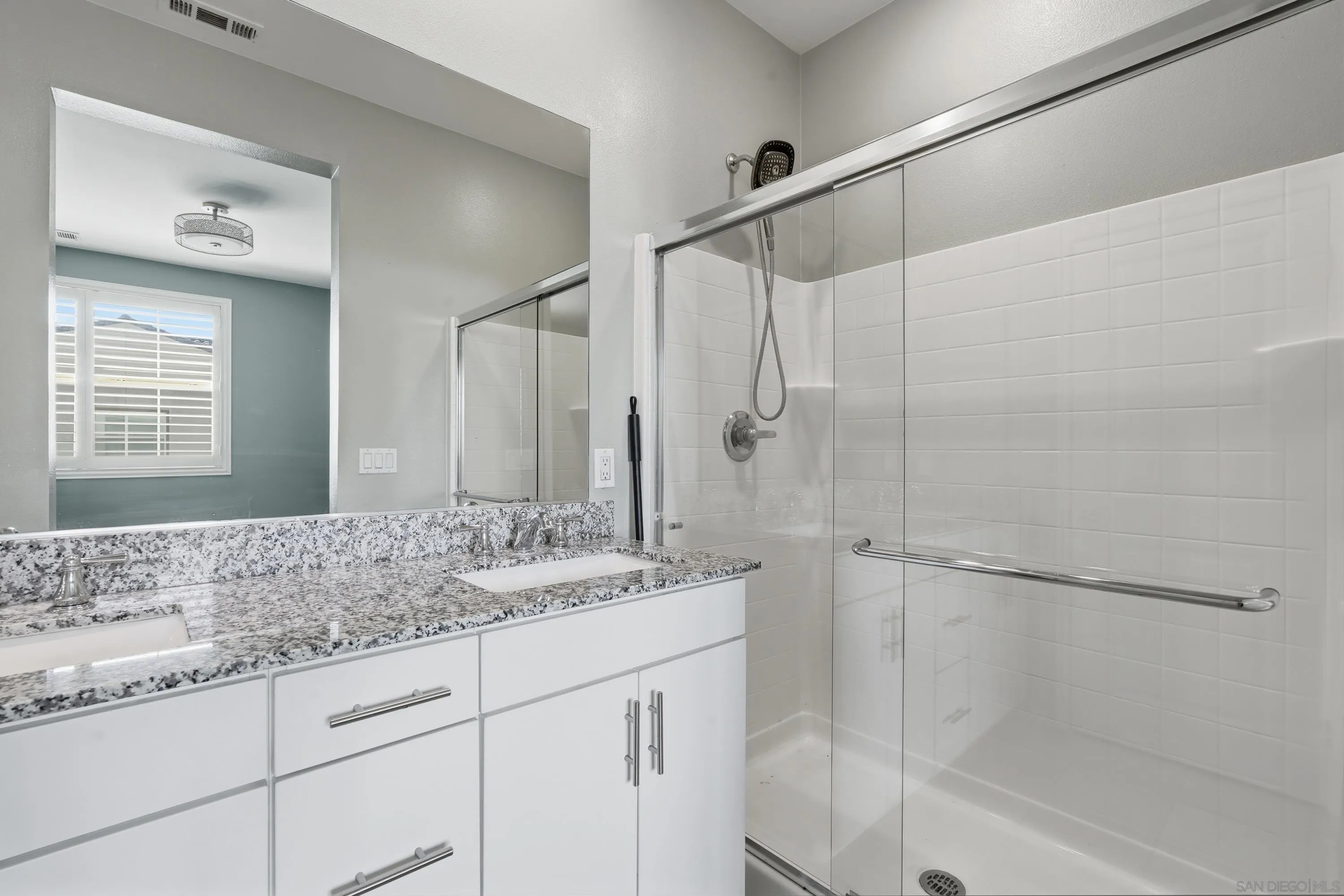 https://cdn.realtyfeed.com/cdn/127/260012033/f2a813f78046a75dad68b78dd480d255.webp