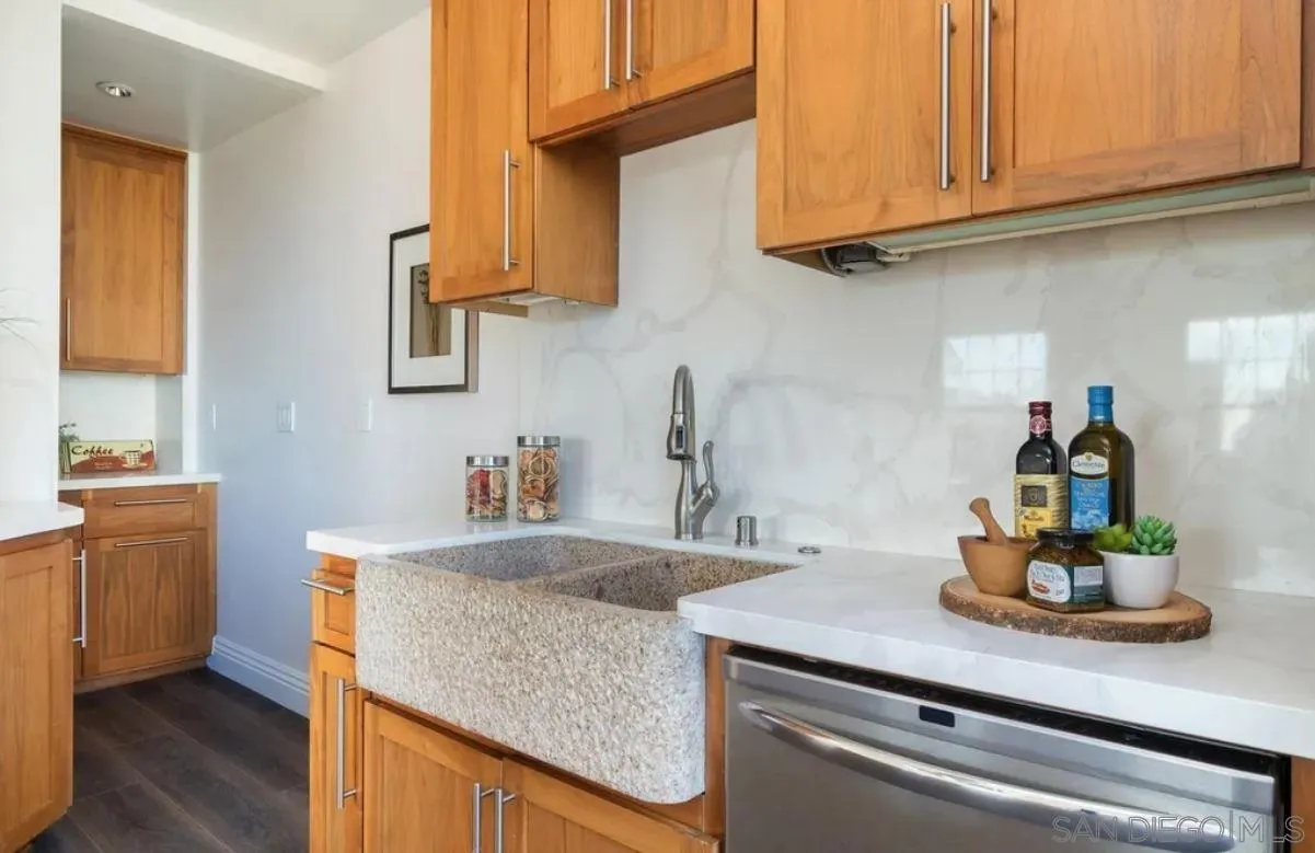 https://cdn.realtyfeed.com/cdn/127/260012038/21c7e5480af64727ca11998f065745df.webp