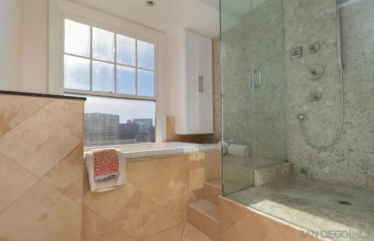https://cdn.realtyfeed.com/cdn/127/260012038/947275bc9f1287f6dfabdeb1caaeac52.webp