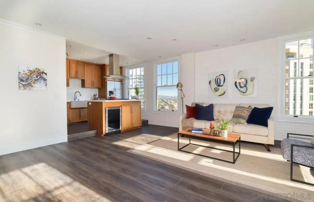 https://cdn.realtyfeed.com/cdn/127/260012038/a91a04fed6ced7b8cbea791cfcc70469.webp