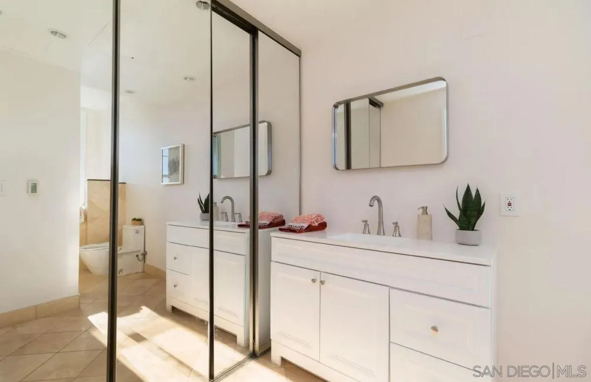 https://cdn.realtyfeed.com/cdn/127/260012038/bc2170120db373baff90567ed78ee4a3.webp