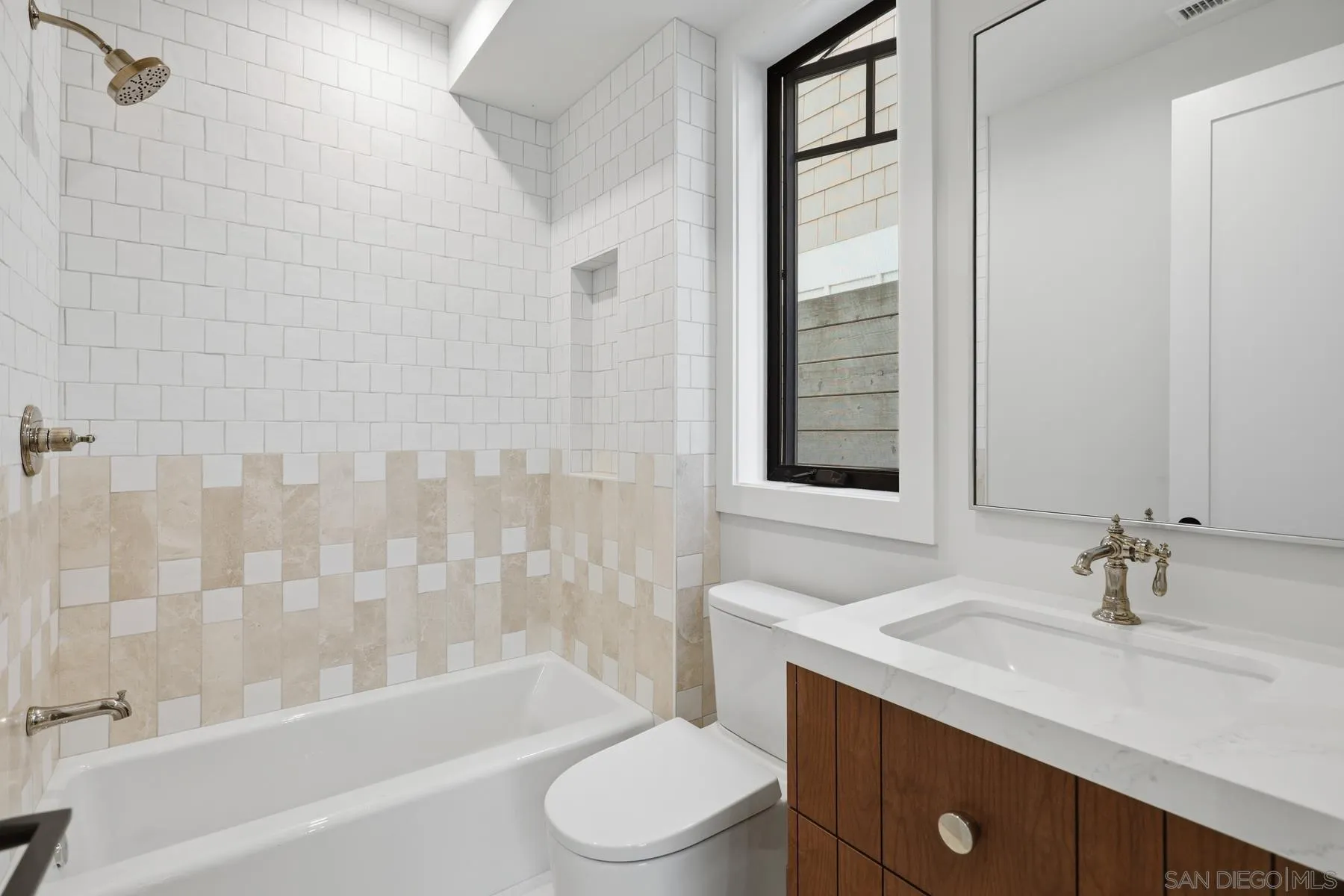 https://cdn.realtyfeed.com/cdn/127/260012043/cc4ee46a1e84c977e107fea07f5eb2a6.webp