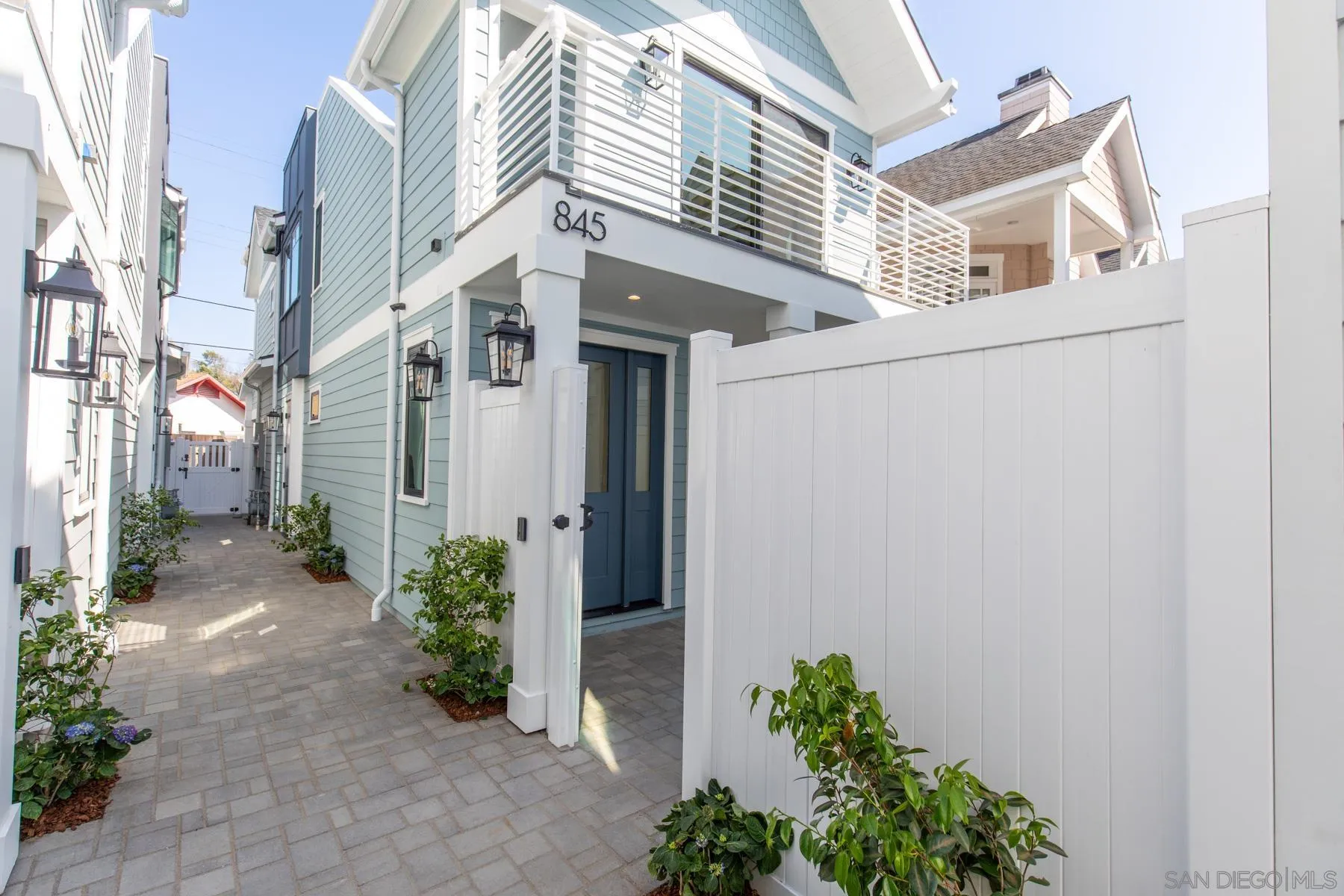 https://cdn.realtyfeed.com/cdn/127/260012043/e1765a49ba0101eb7d08b90ab766ddbb.webp