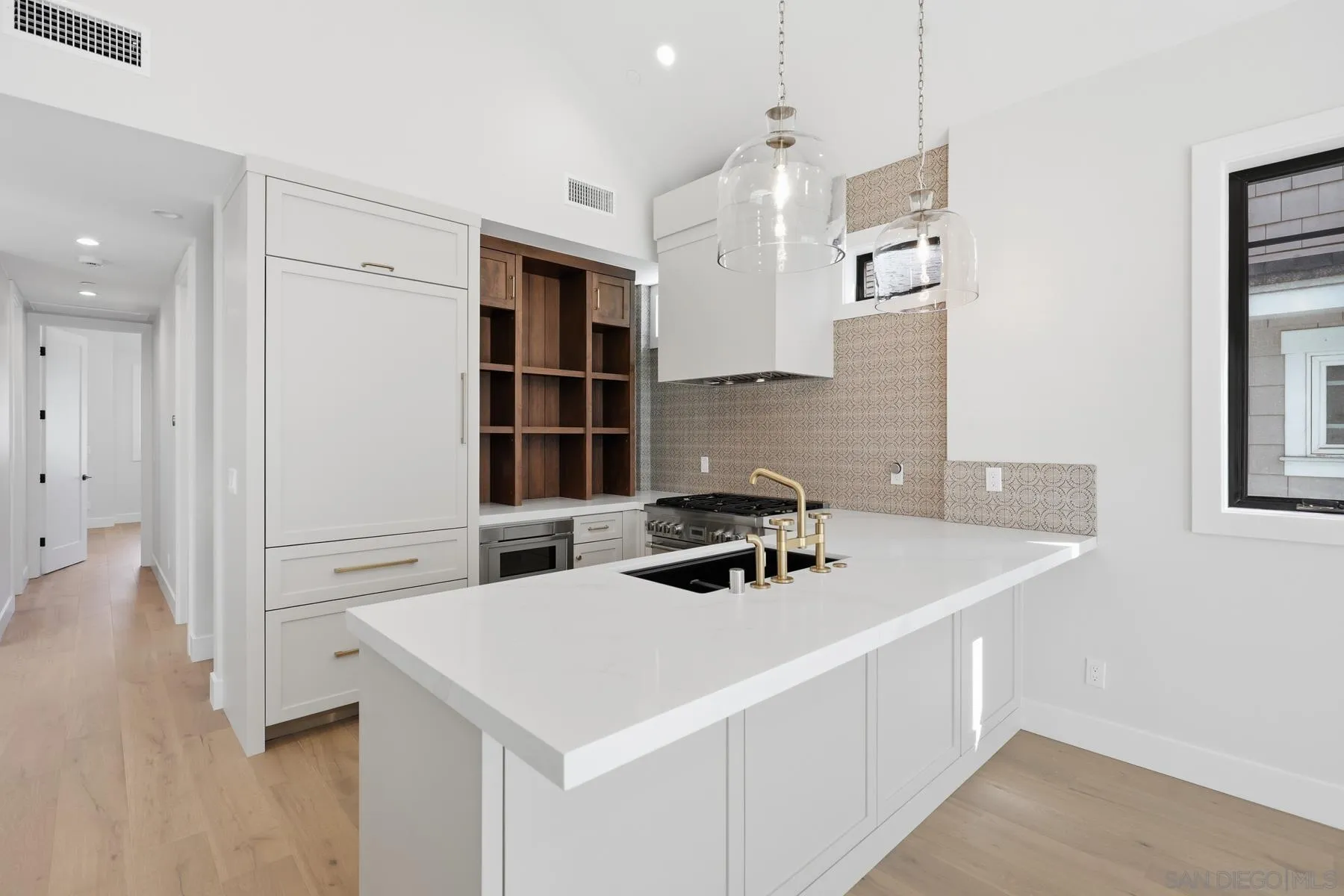 https://cdn.realtyfeed.com/cdn/127/260012043/ea936c111966cabbcaec9d19ce00e3d0.webp