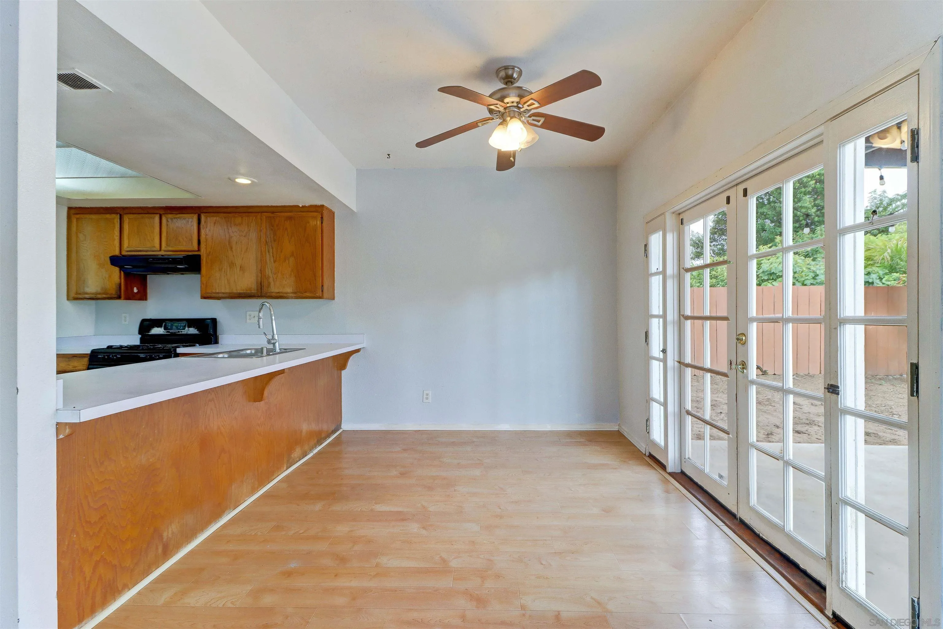 https://cdn.realtyfeed.com/cdn/127/260012047/85c24150a1585442330ed1f1edcc4629.webp