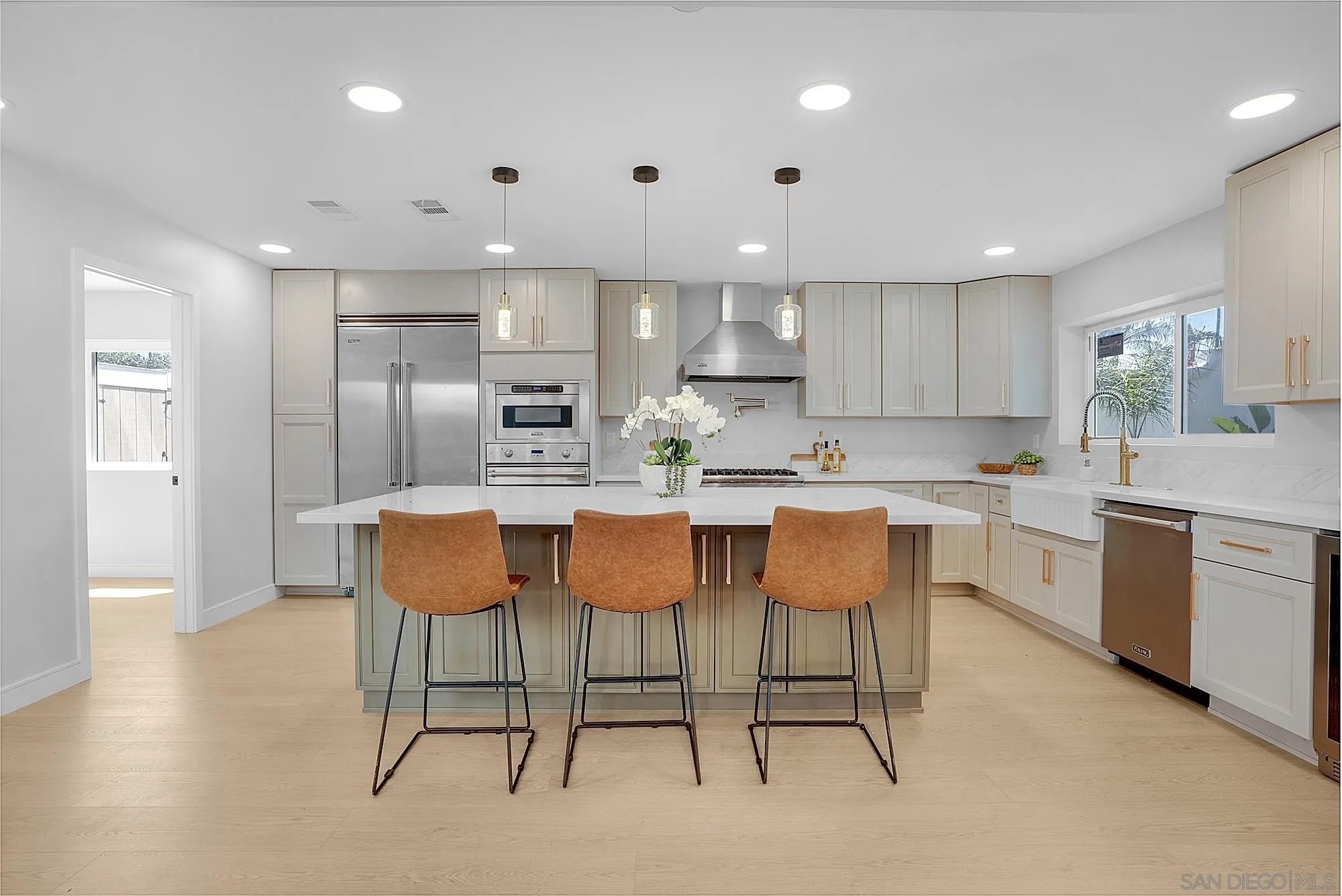 https://cdn.realtyfeed.com/cdn/127/260012050/05ceb5f1fb827e373f0cdf00961106f7.webp