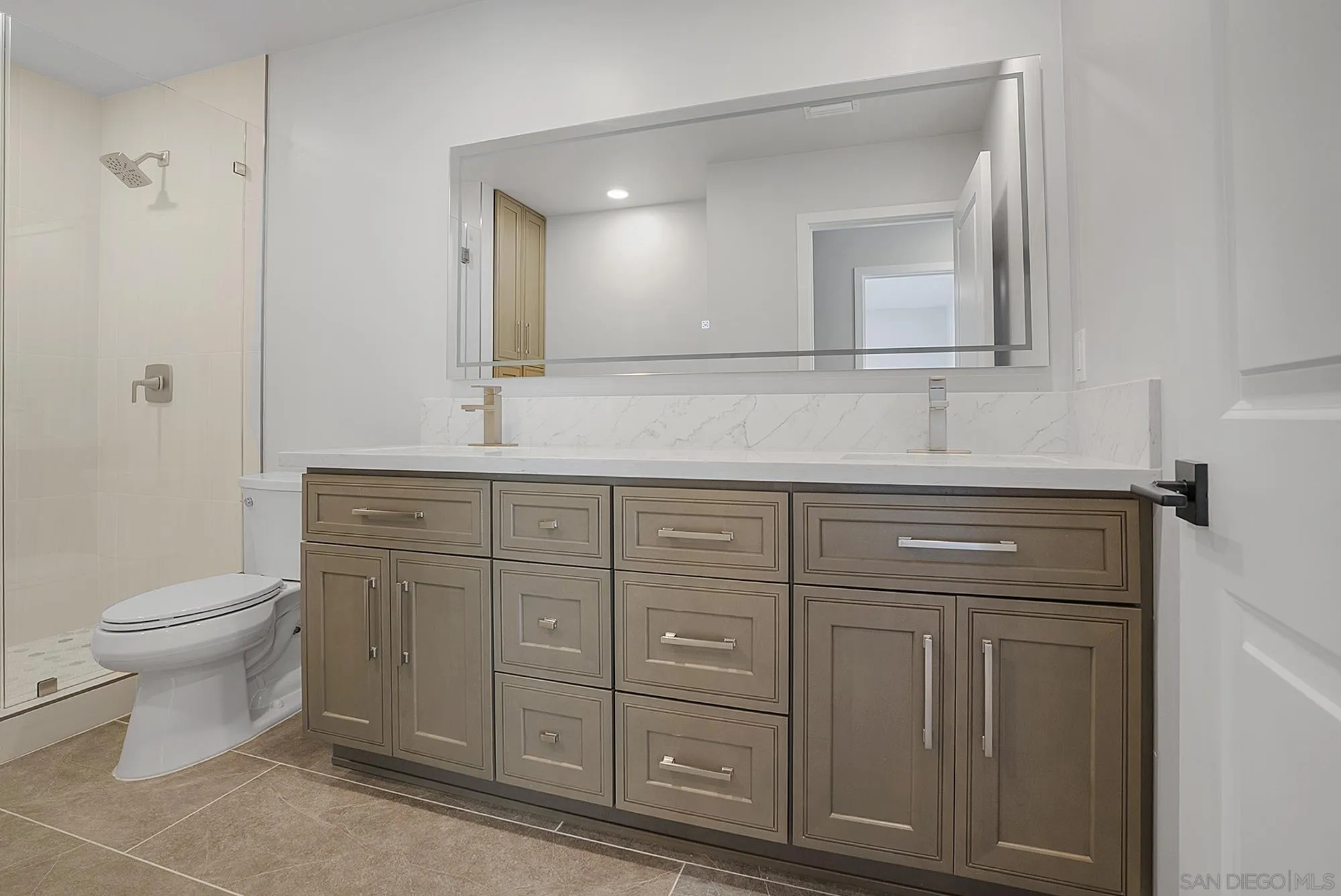 https://cdn.realtyfeed.com/cdn/127/260012050/32c6f8ed514d436b4f4911dc23bc45eb.webp