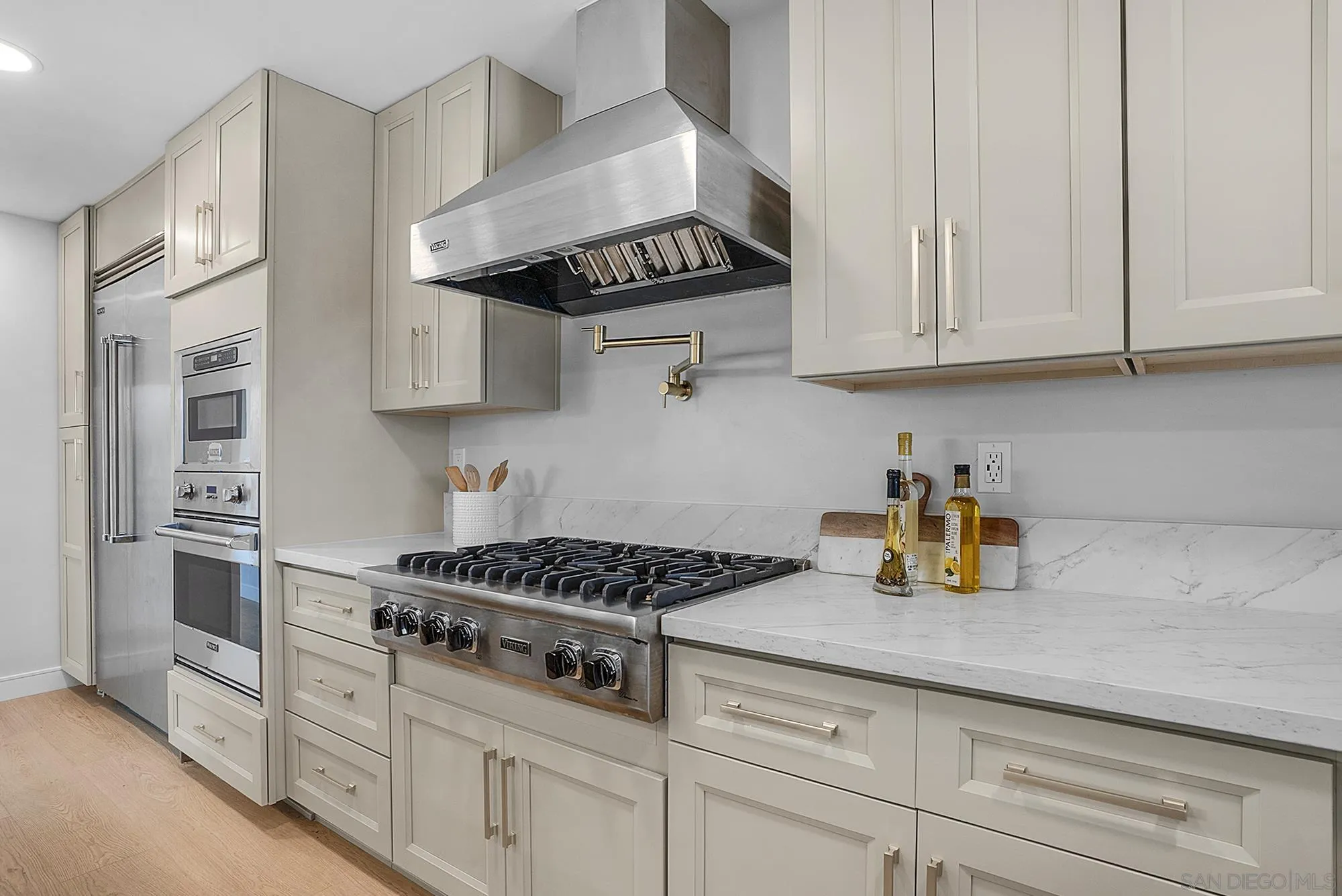https://cdn.realtyfeed.com/cdn/127/260012050/54a0669f8a3342971bdc8d86c1478bf1.webp