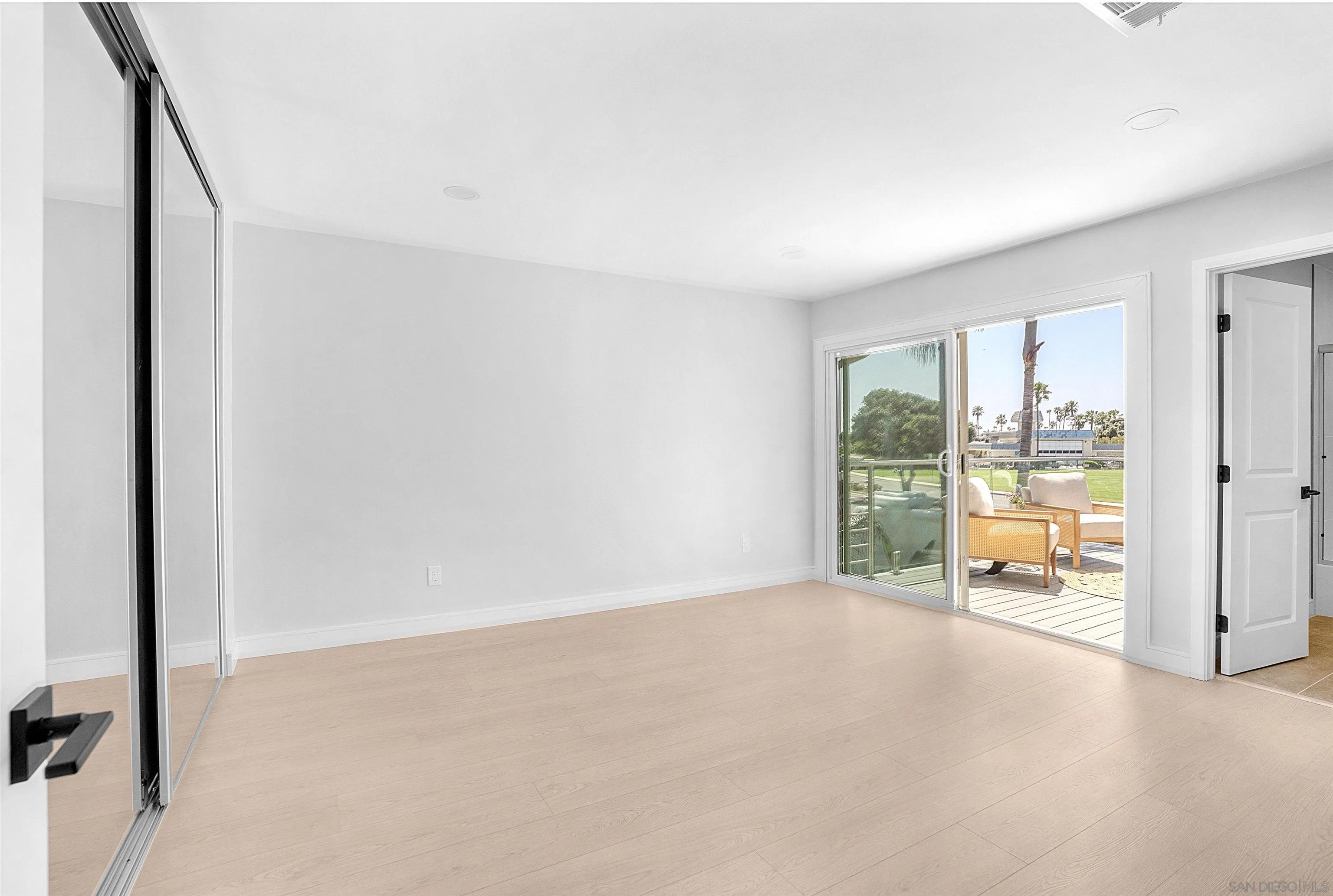 https://cdn.realtyfeed.com/cdn/127/260012050/643d57835db67d12d2254d7291874a09.webp