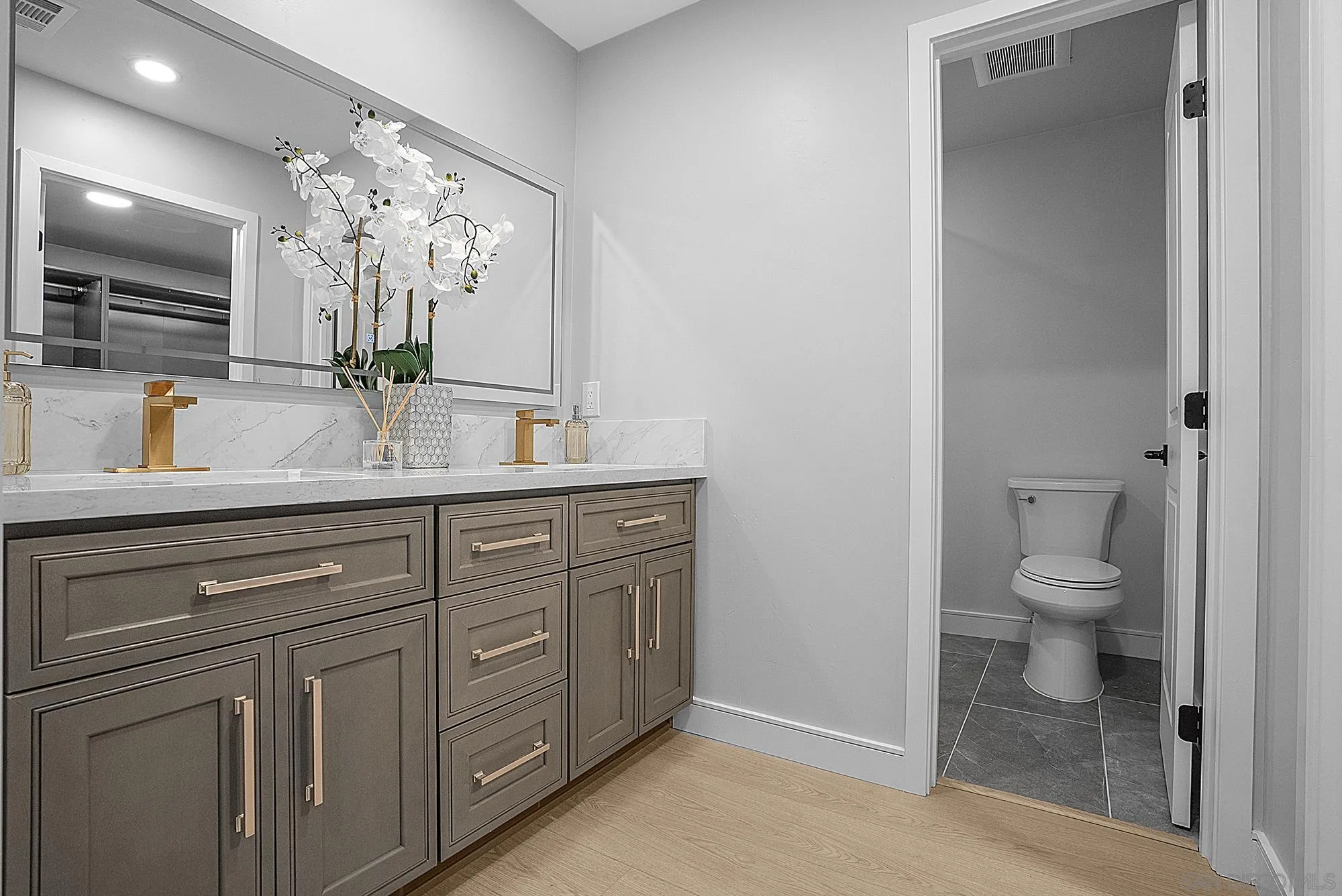 https://cdn.realtyfeed.com/cdn/127/260012050/67f73fa2084462c5941490669396e091.webp