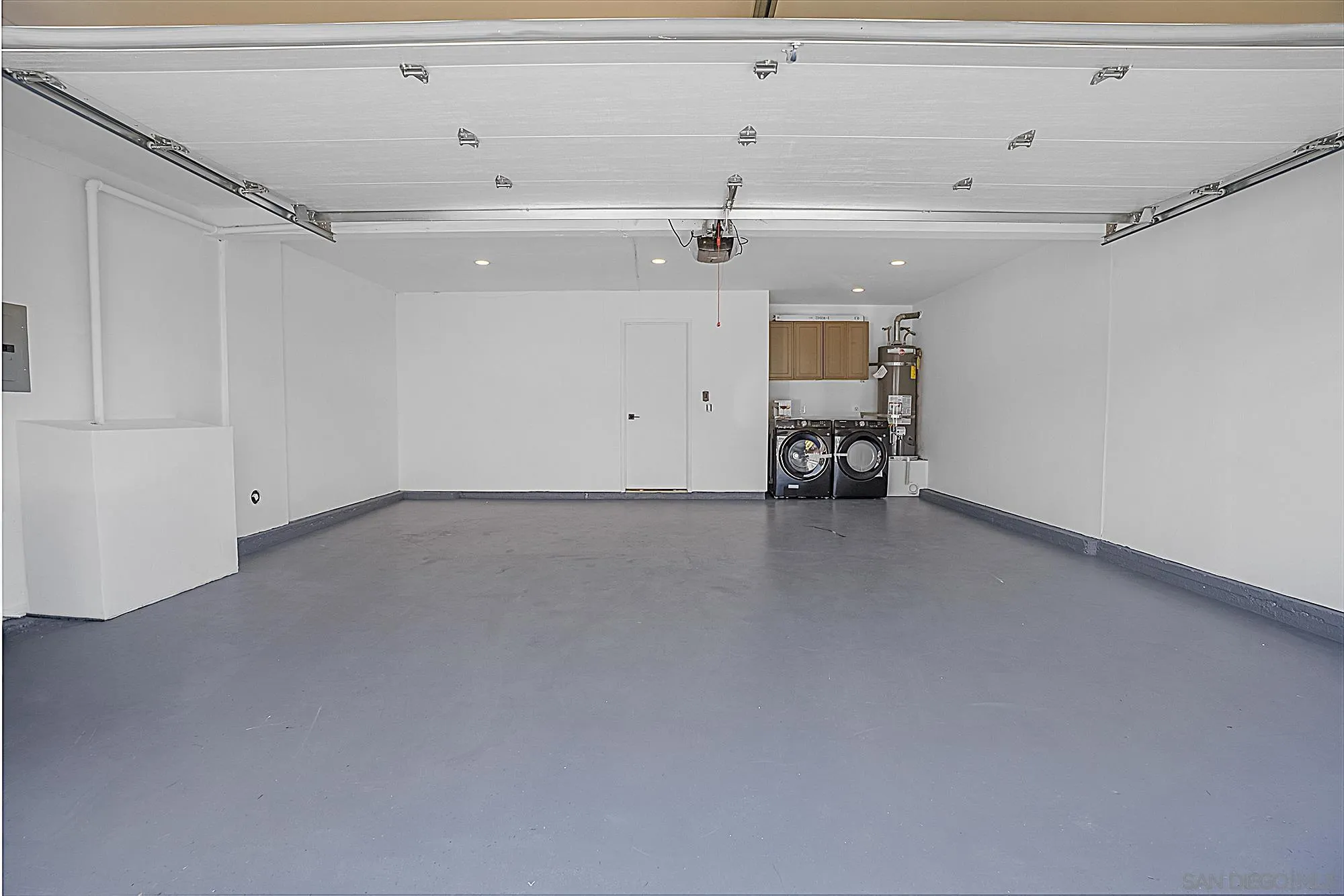 https://cdn.realtyfeed.com/cdn/127/260012050/6d269e461bb0e992a6f44d475819d998.webp