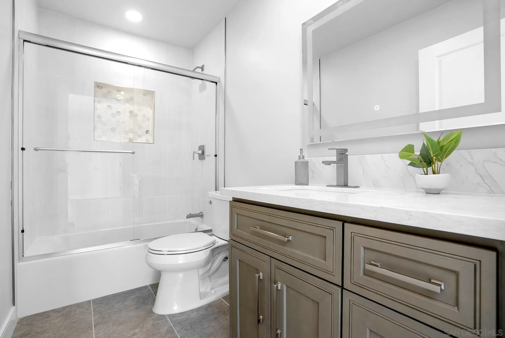 https://cdn.realtyfeed.com/cdn/127/260012050/7db45c7357cdb1461c284ab46bd40280.webp