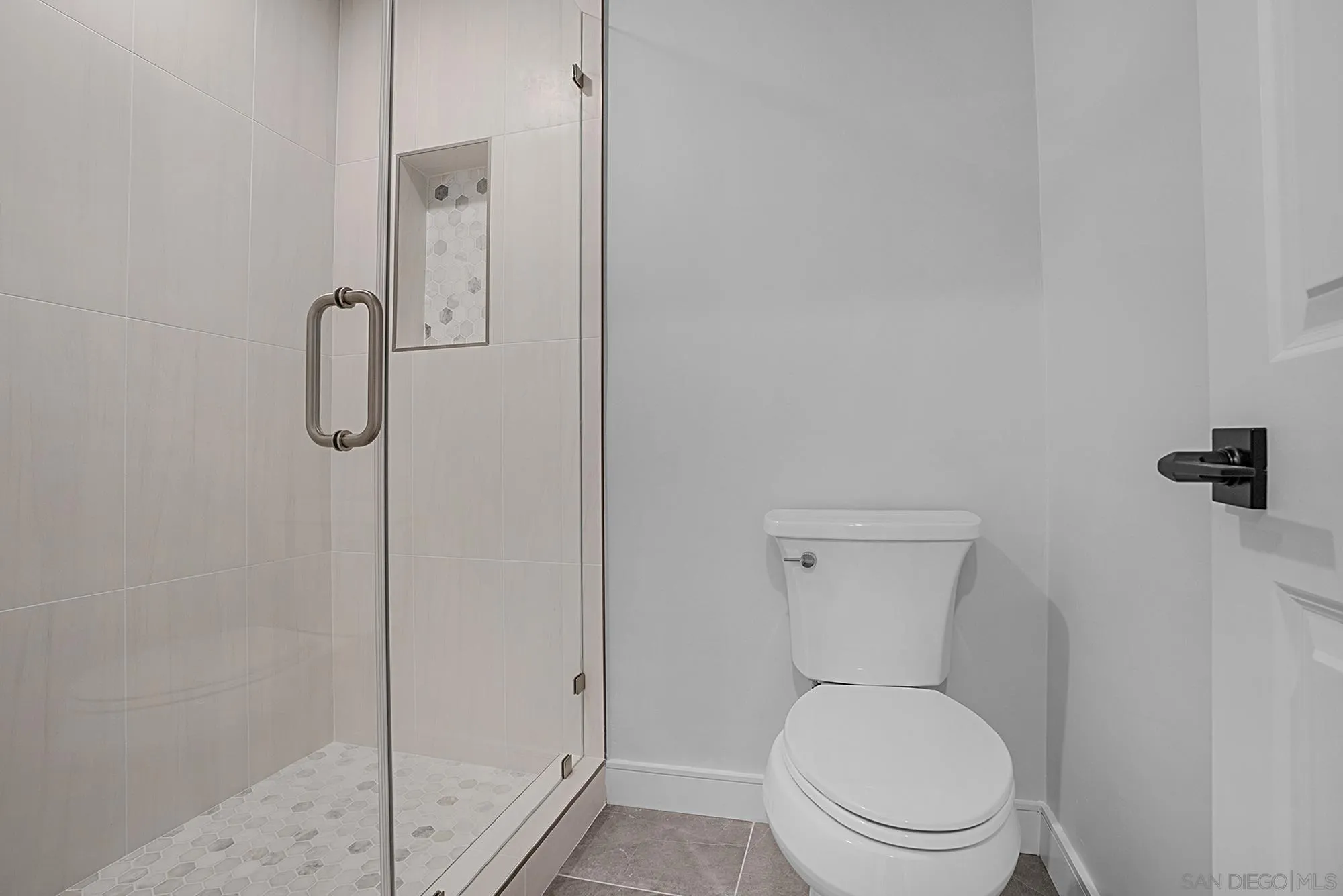 https://cdn.realtyfeed.com/cdn/127/260012050/a18a3199c09be87bd78744388f41607b.webp