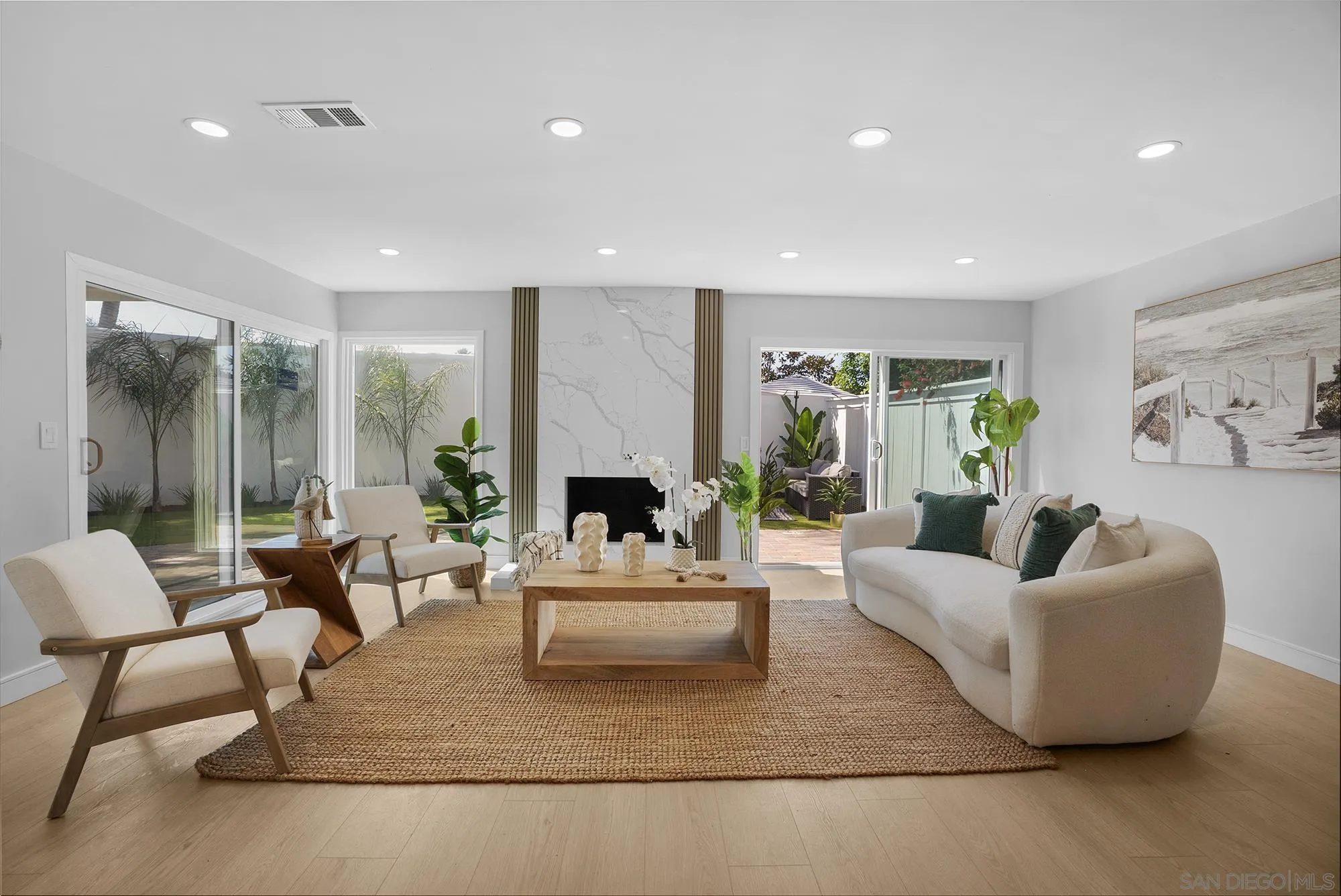 https://cdn.realtyfeed.com/cdn/127/260012050/afd27a4bf9ba3e674aea24fe0790215b.webp