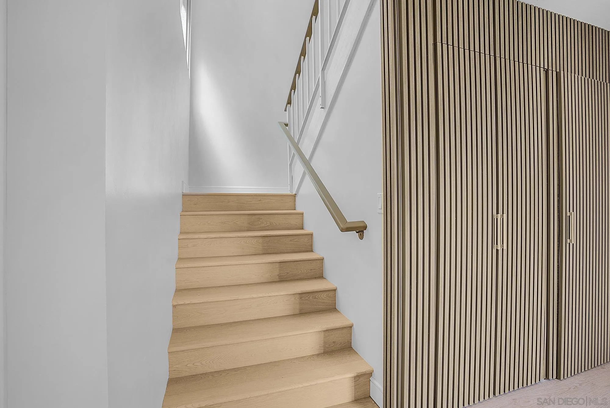 https://cdn.realtyfeed.com/cdn/127/260012050/bbc12f8d8b43170b63c87ecb480201e0.webp