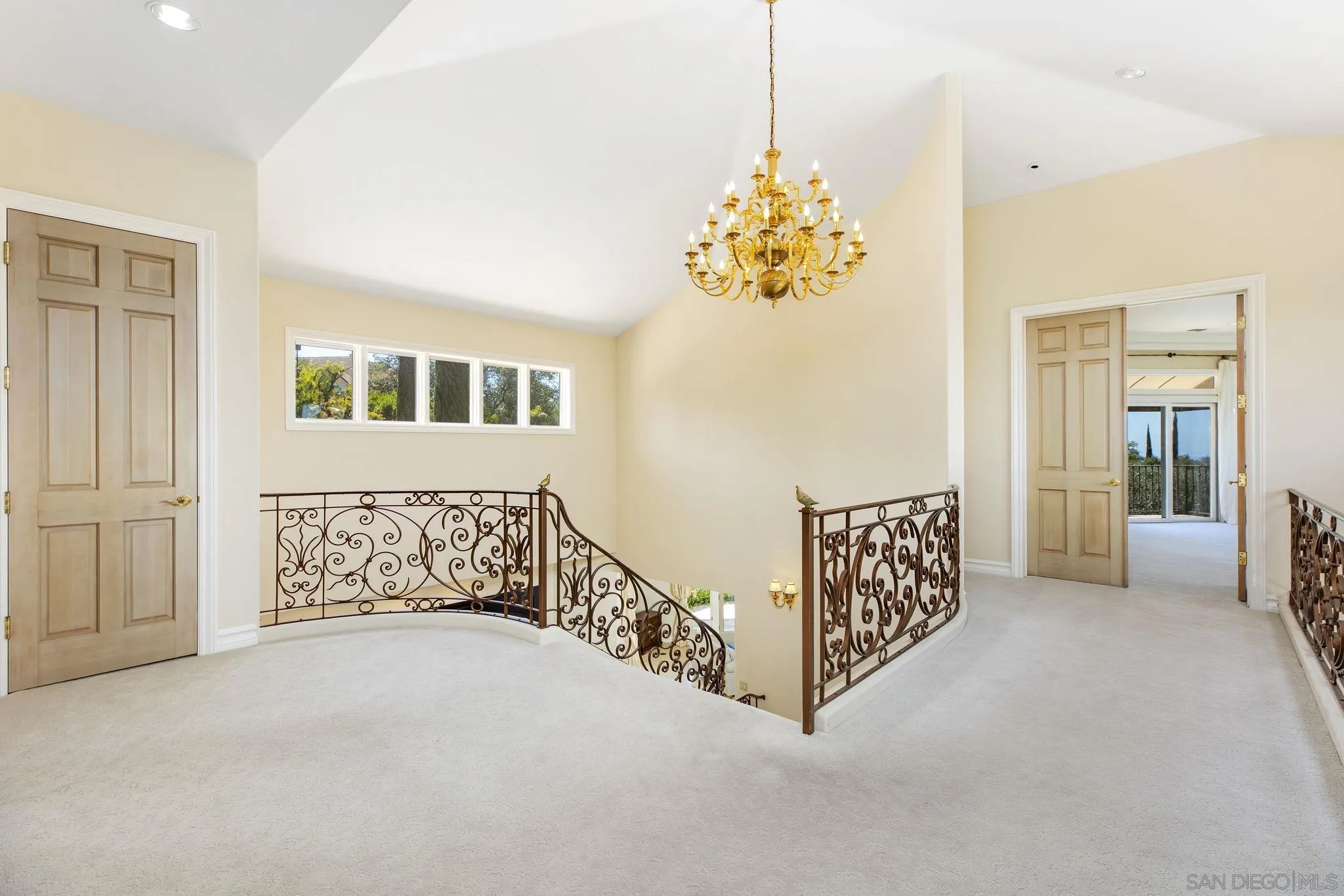 https://cdn.realtyfeed.com/cdn/127/260012051/063d7b39f63e70da5be1b438a27d8e69.webp