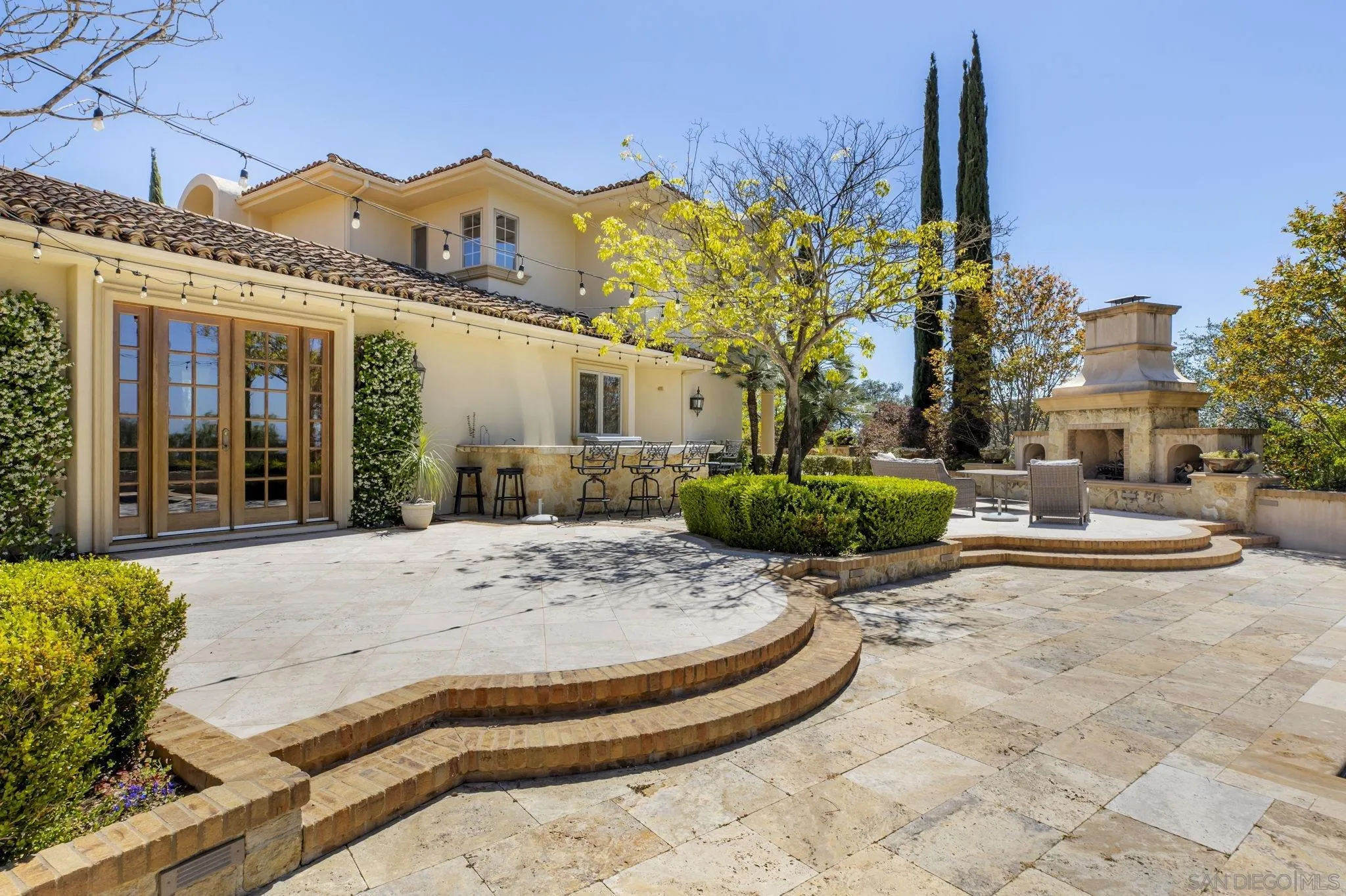 https://cdn.realtyfeed.com/cdn/127/260012051/1210595c0ef3a79d08e7f8e64e39d8aa.webp