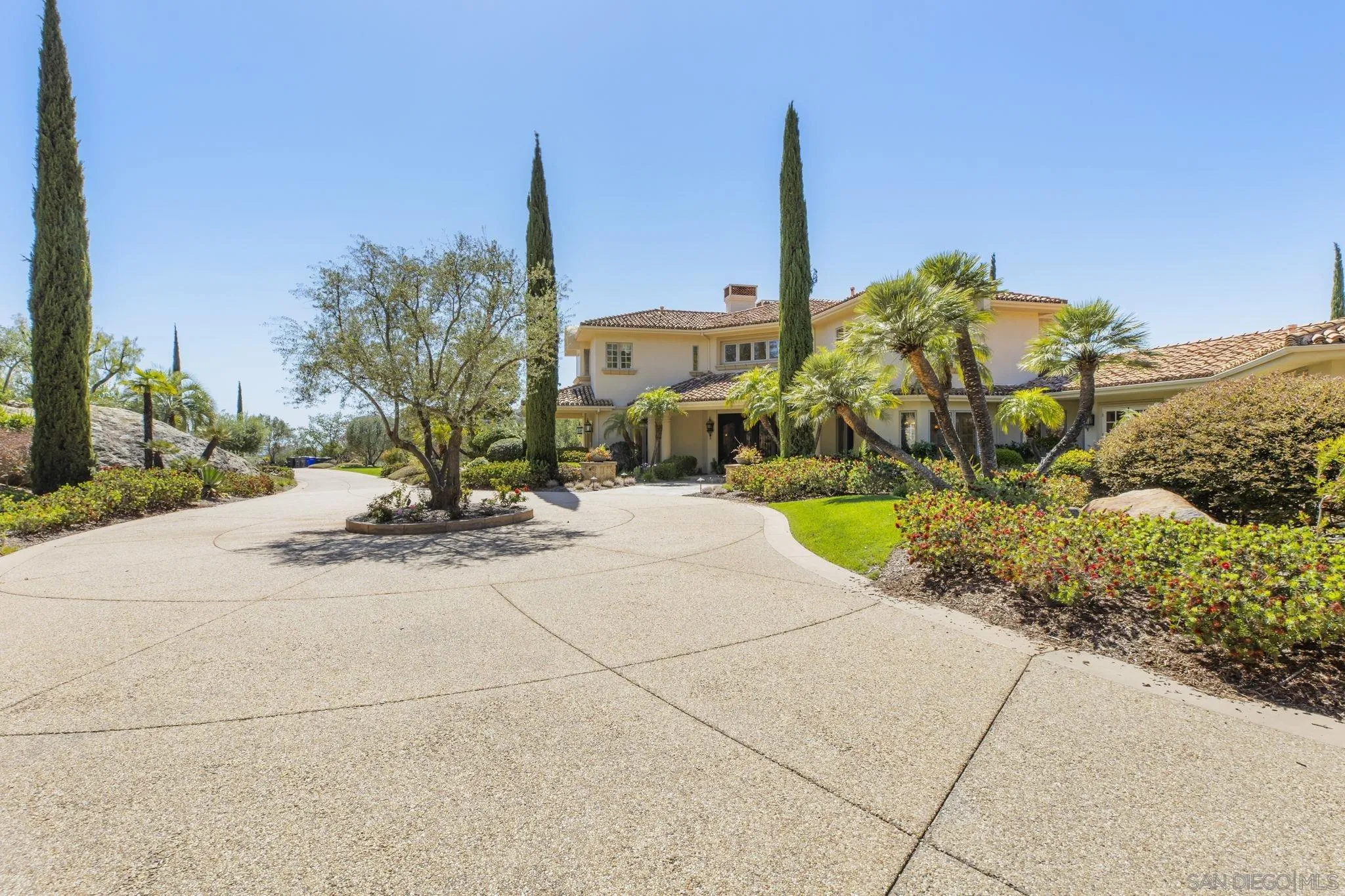 https://cdn.realtyfeed.com/cdn/127/260012051/306e3229fe21a270dc239711603a0c79.webp