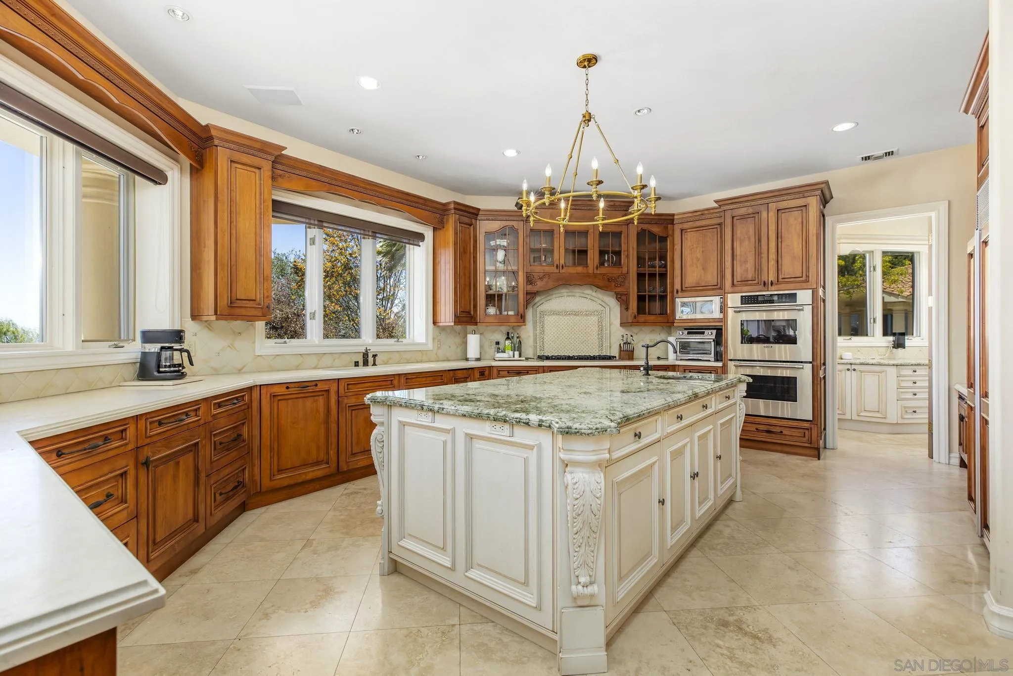 https://cdn.realtyfeed.com/cdn/127/260012051/45653518cc8d78d706143877f144f013.webp