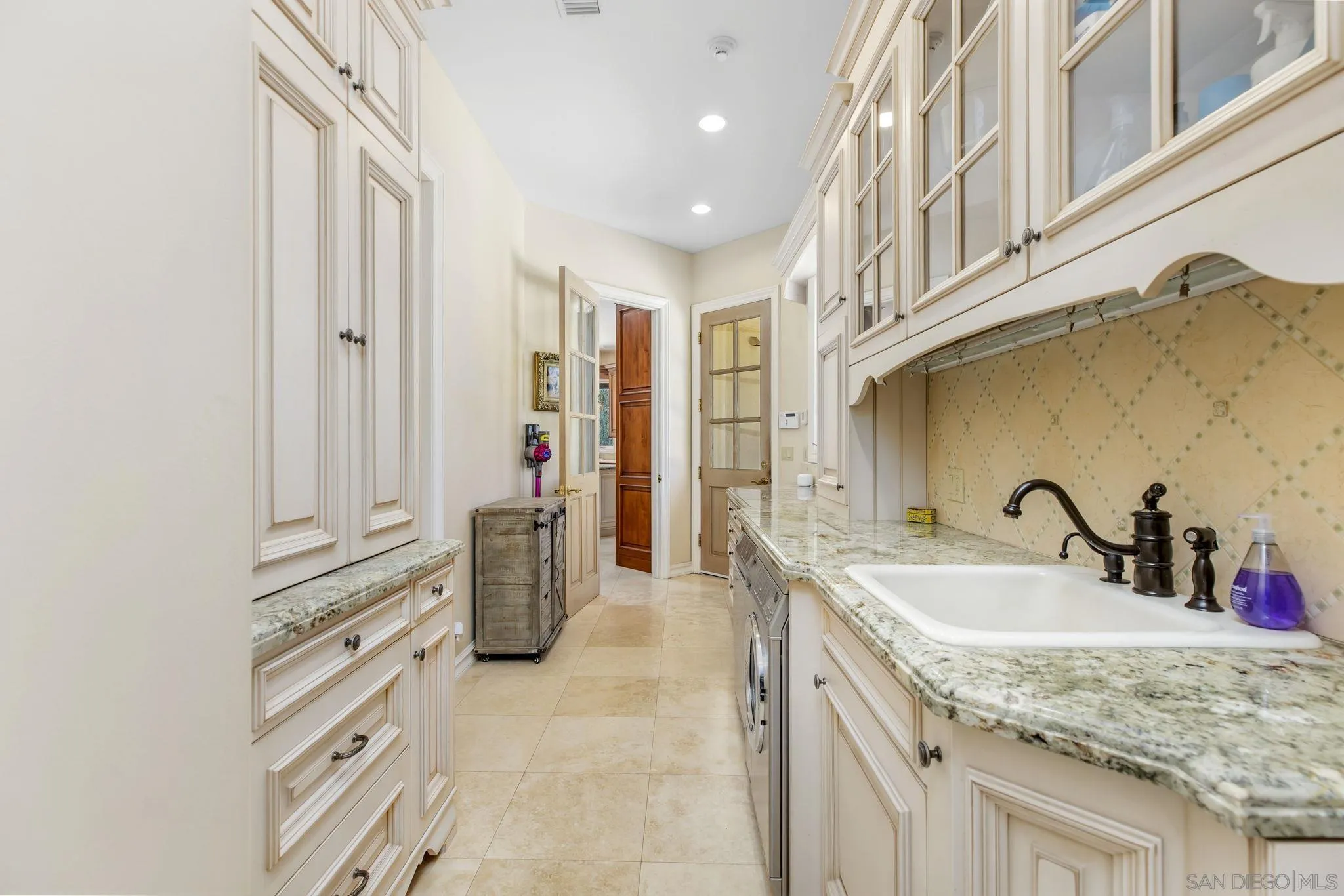 https://cdn.realtyfeed.com/cdn/127/260012051/5150fc9717e8b3e8478e788c786fbada.webp